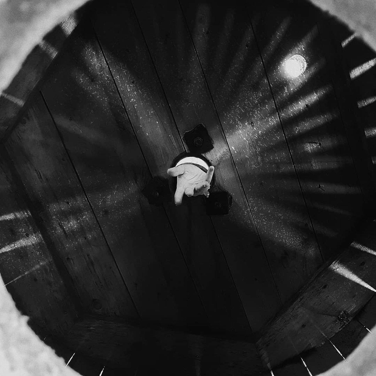 Современная концептуальная фотография о теле, уязвимости и идентичности. Визуальная практика на стиле честности, пост-иронии и искусства.Рекламная фотография, Концептуальная фотография, Современный художник, Психология, Коммерческий фотограф, Репортажный фотограф, Стрит фотография, Арт, Сюрреализм, Мобильная фотография, Снято на айфон, Дима Бурза