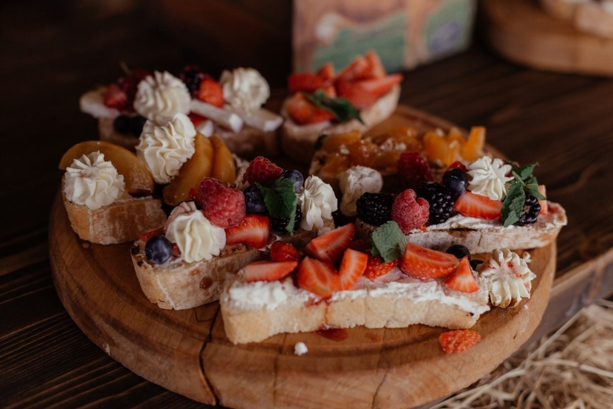 Станция сладких брускетт. Кейтеринг Royal Catering | По Москве и Московской области организуем р