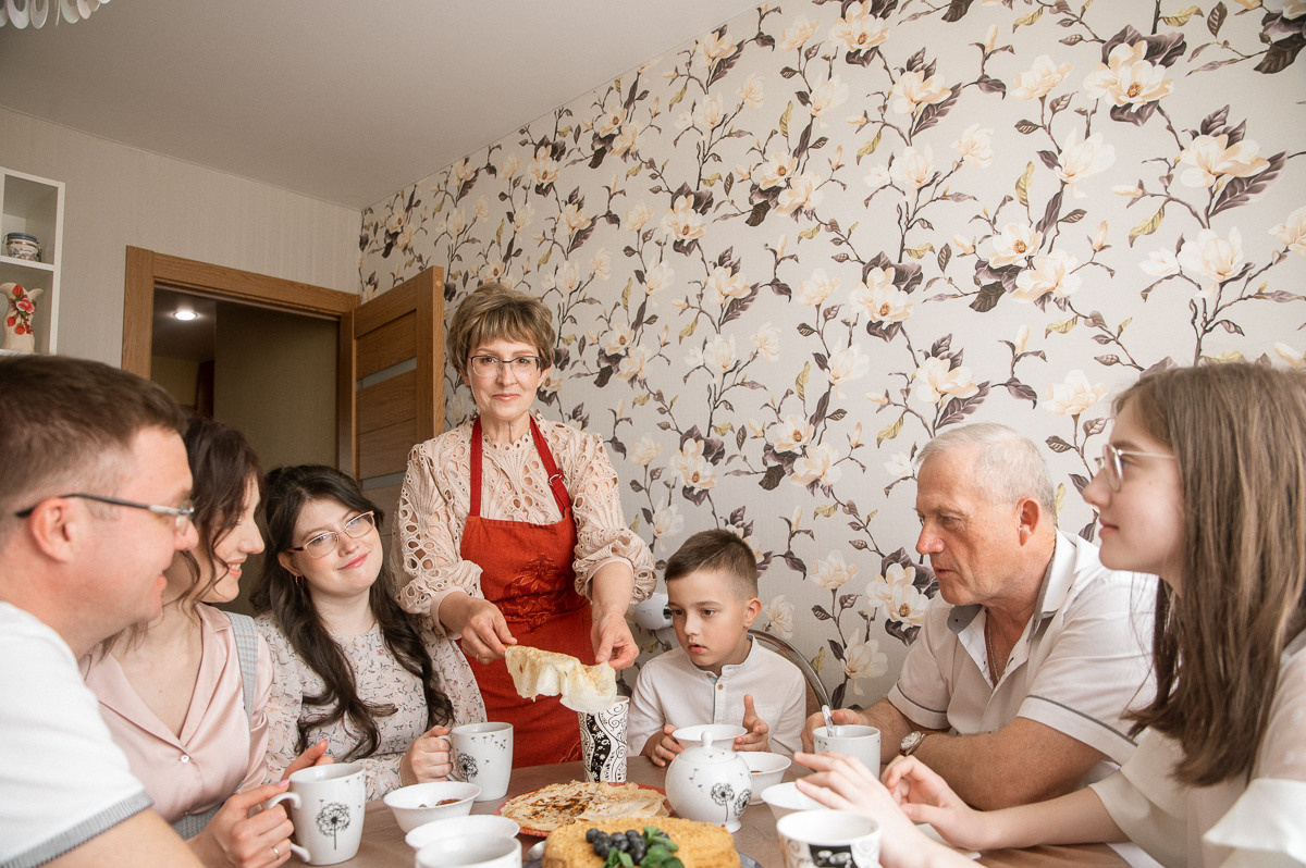 Домашняя съемка (большая семья). Семейный фотограф Тюмень