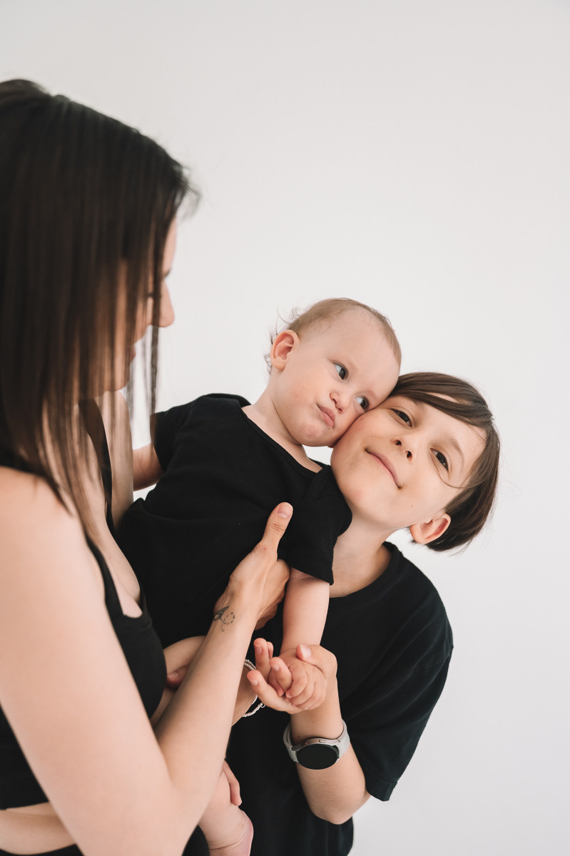 Семейная фотосессия (студия). Семейный фотограф Тюмень
