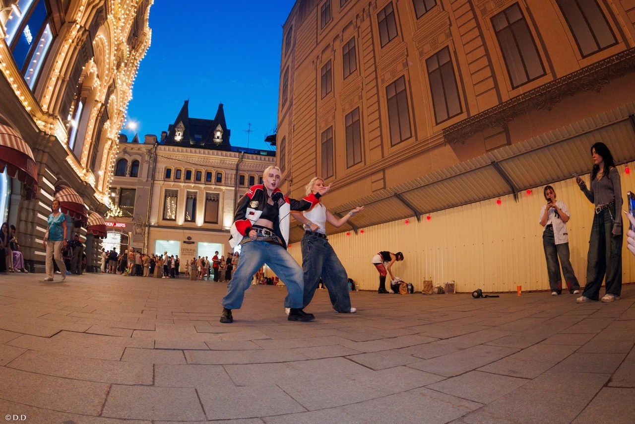 Cover dance in public'. Различные мероприятия и просто фотографии людей
