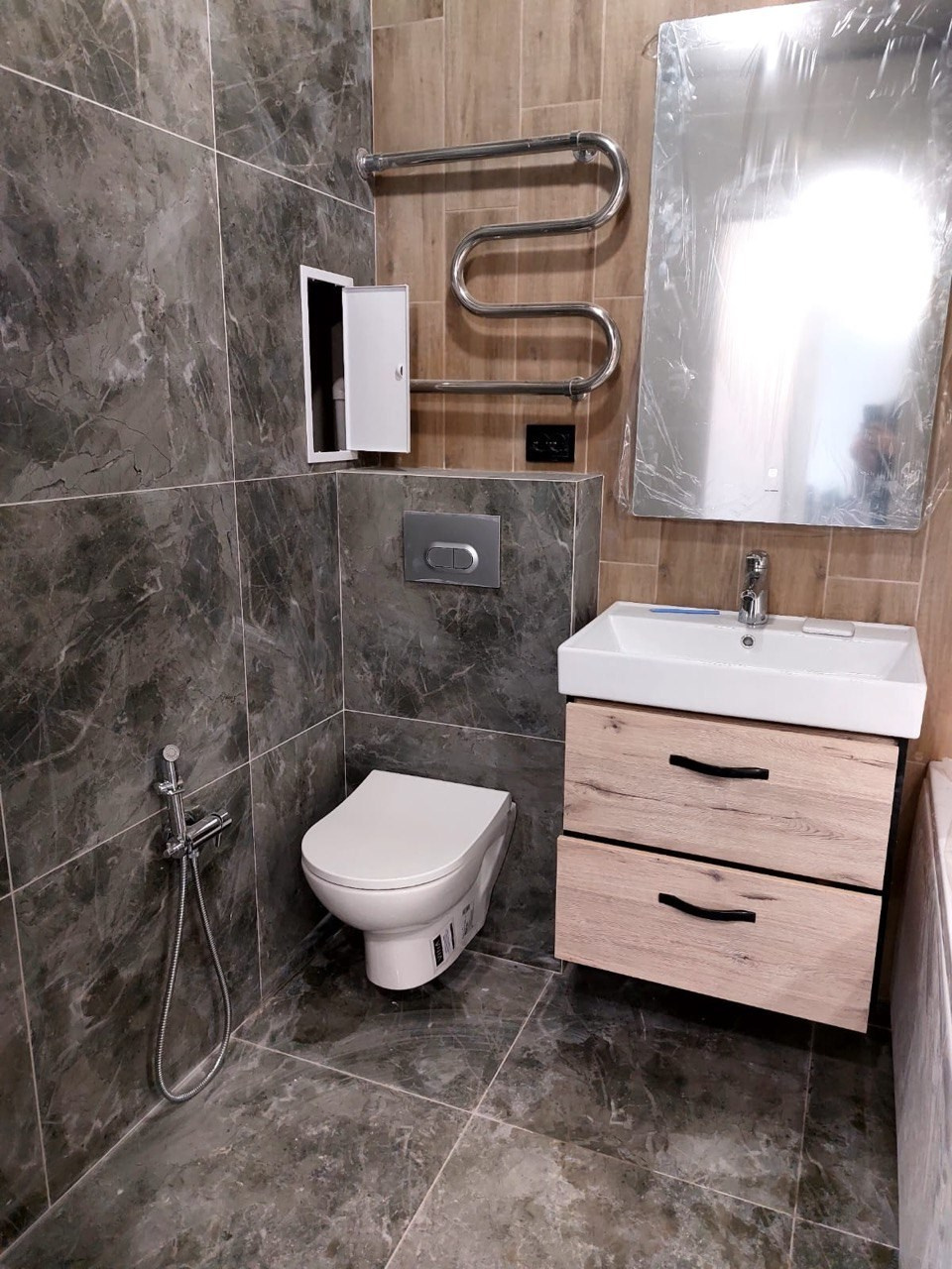 Ванная комната (ул. Натана Рахлина д. 15/1). Ремонт санузла, туалета, ванной под ключ в Казани. Укладка плитки