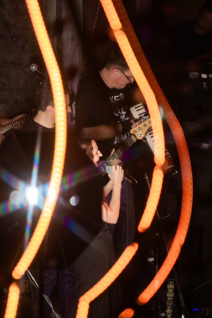 LЮSTRA bar 10.12.2025. Московская кавер-группа BankBand