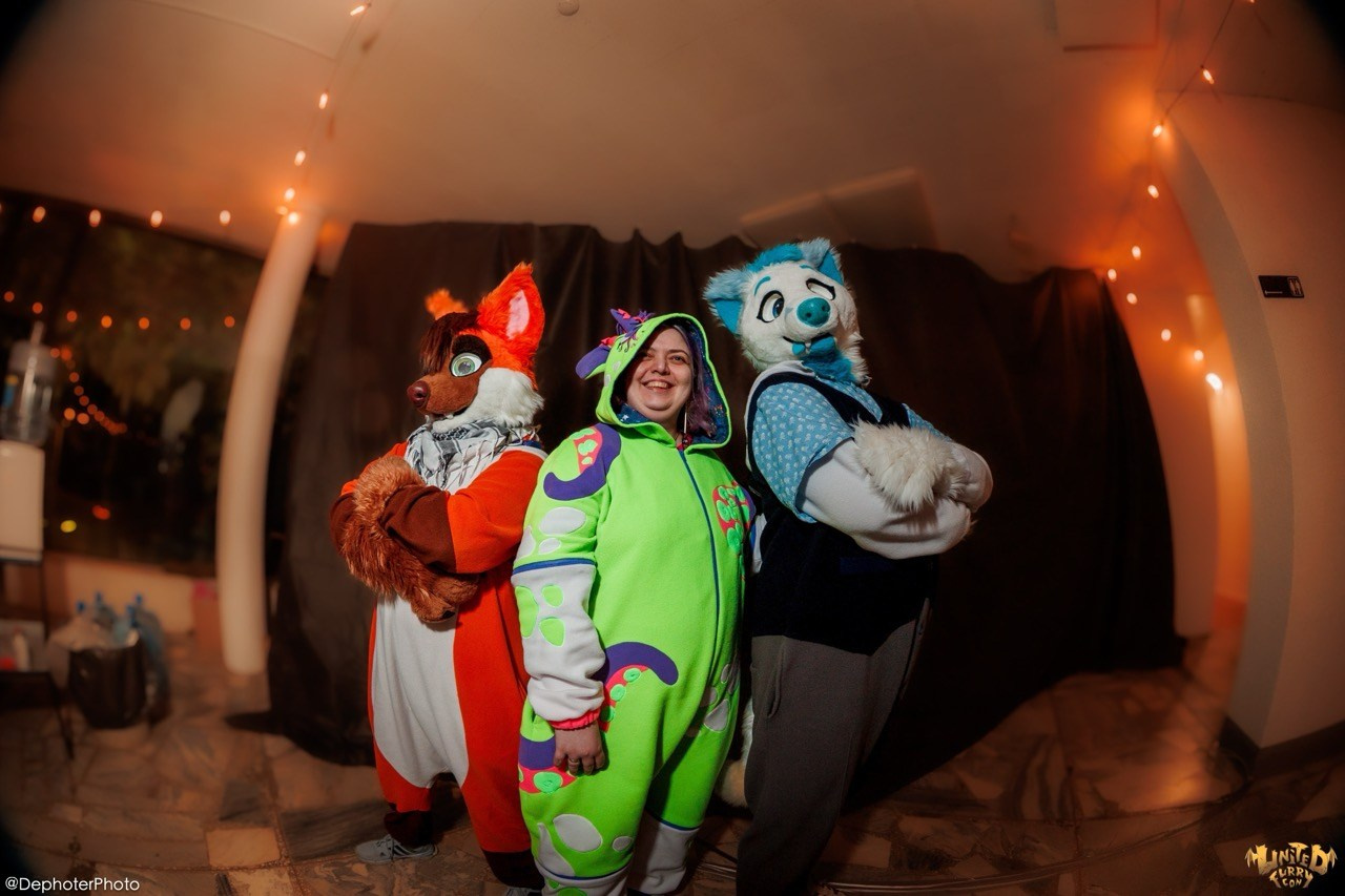 United Furry Convention 2026. Различные мероприятия и просто фотографии людей