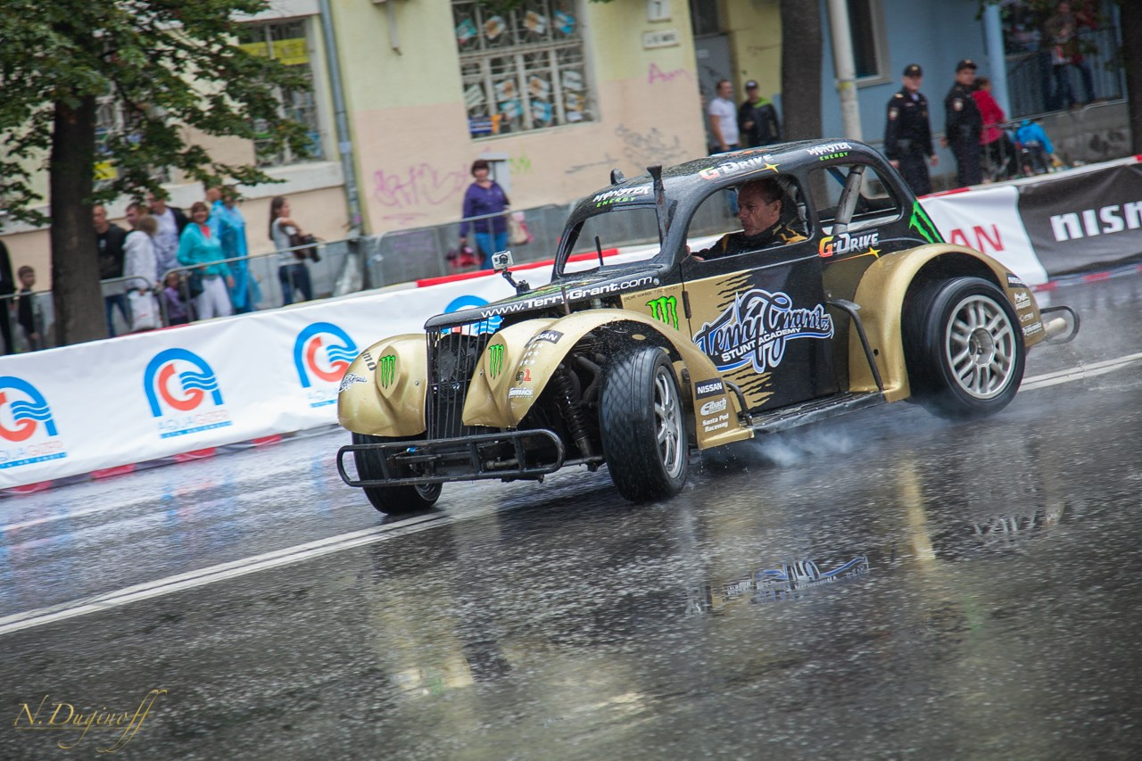 Nissan Nissmo Drive. Профессиональный фотограф Дугинов Николай | Екатеринбург