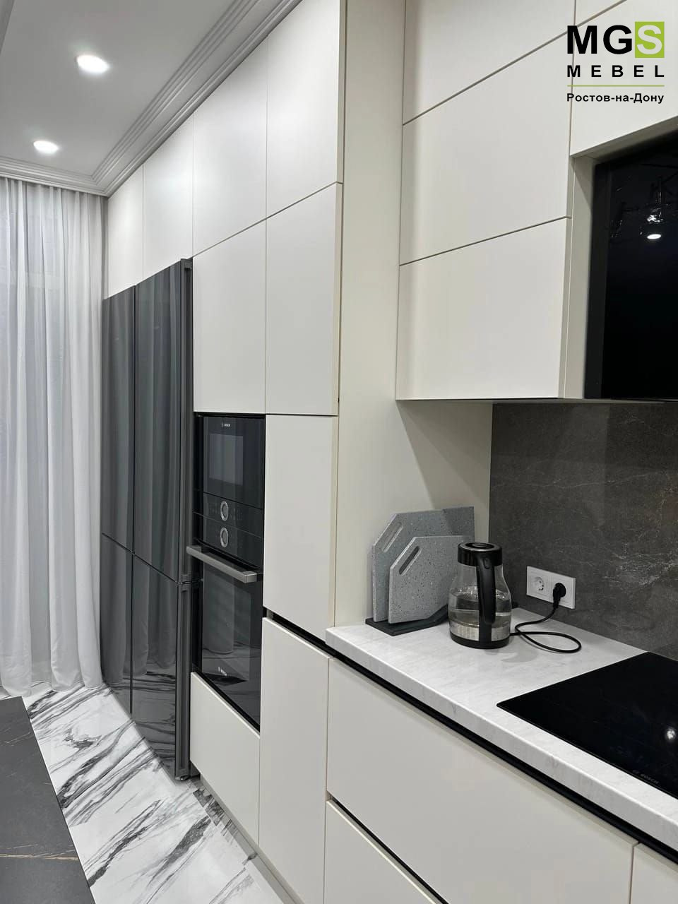 Кухня со светлыми фасадами от производителя MGSмебель