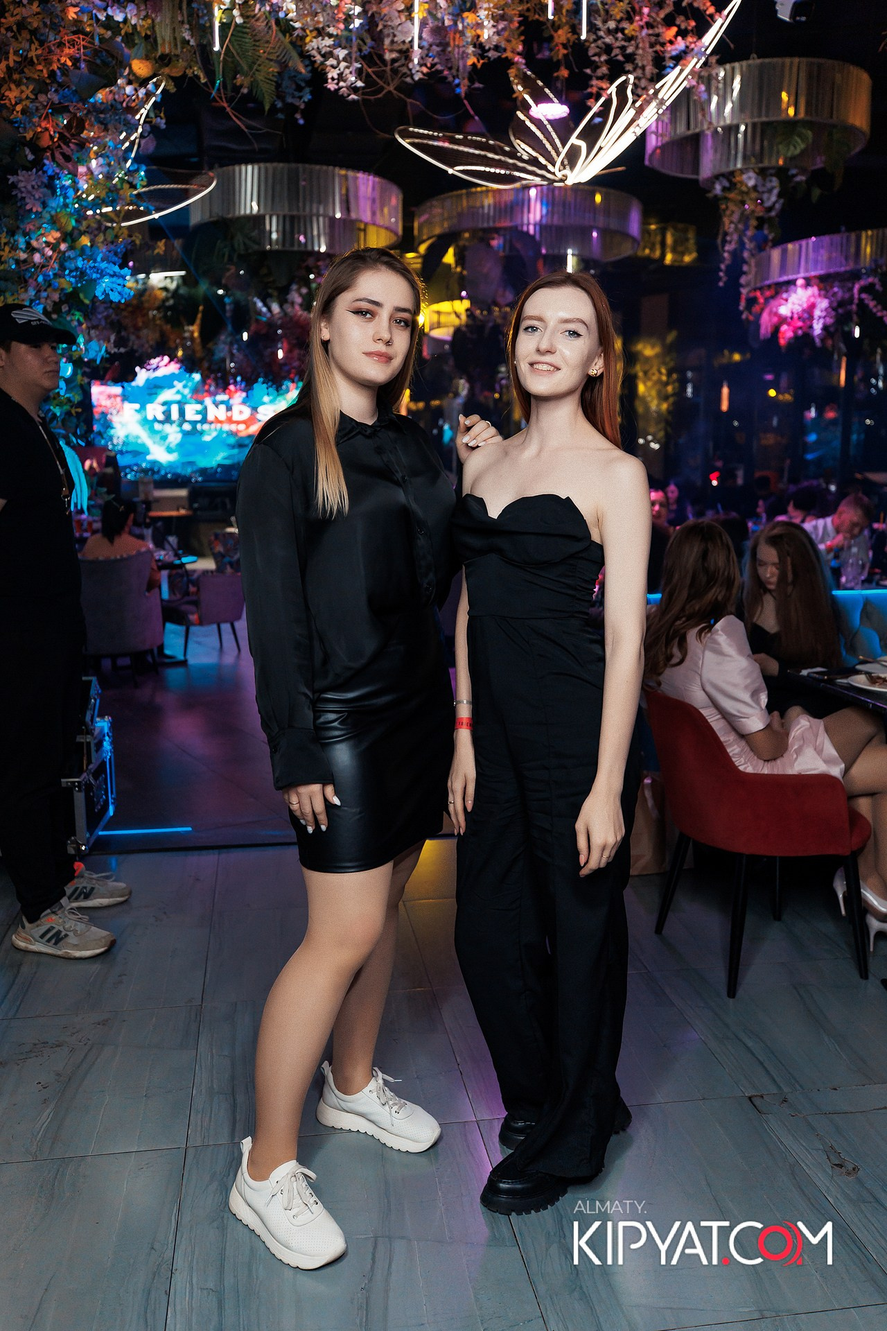 FRIENDS BAR & TERRACE. КИПЯТКОМ АЛМАТЫ!