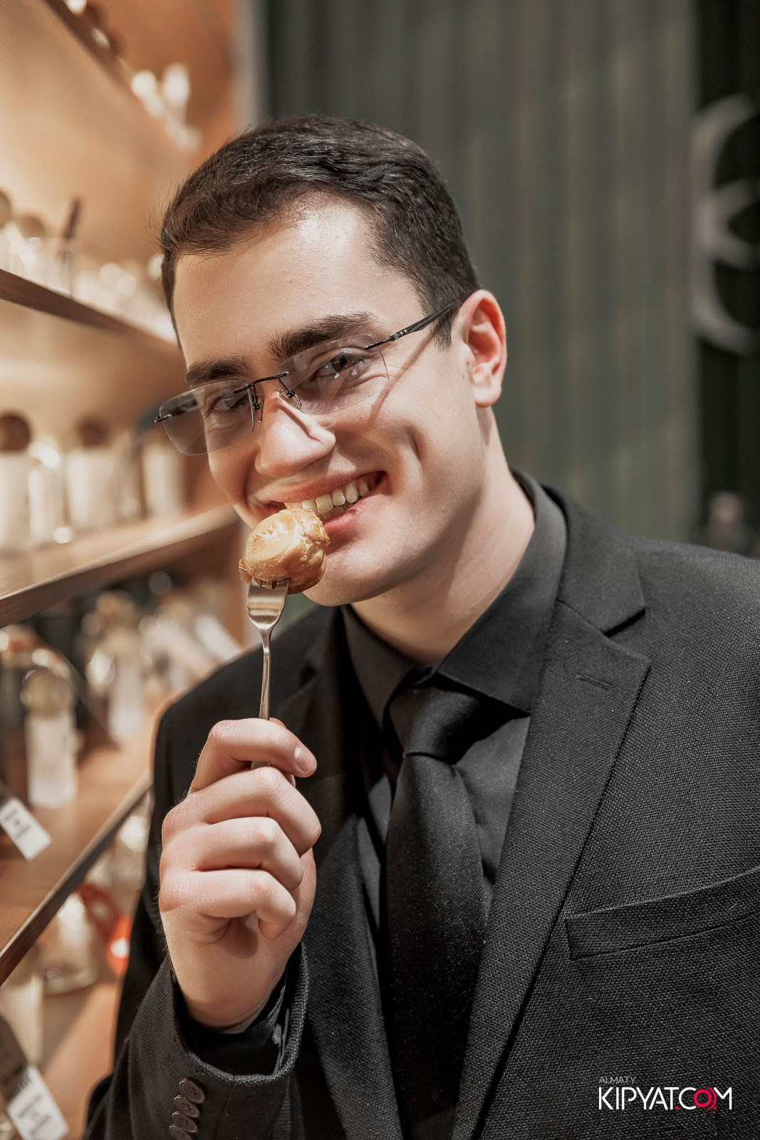 ОТКРЫТИЕ ПАРФЮМЕРНОГО ДОМА MAISON PERFUME. КИПЯТКОМ АЛМАТЫ!