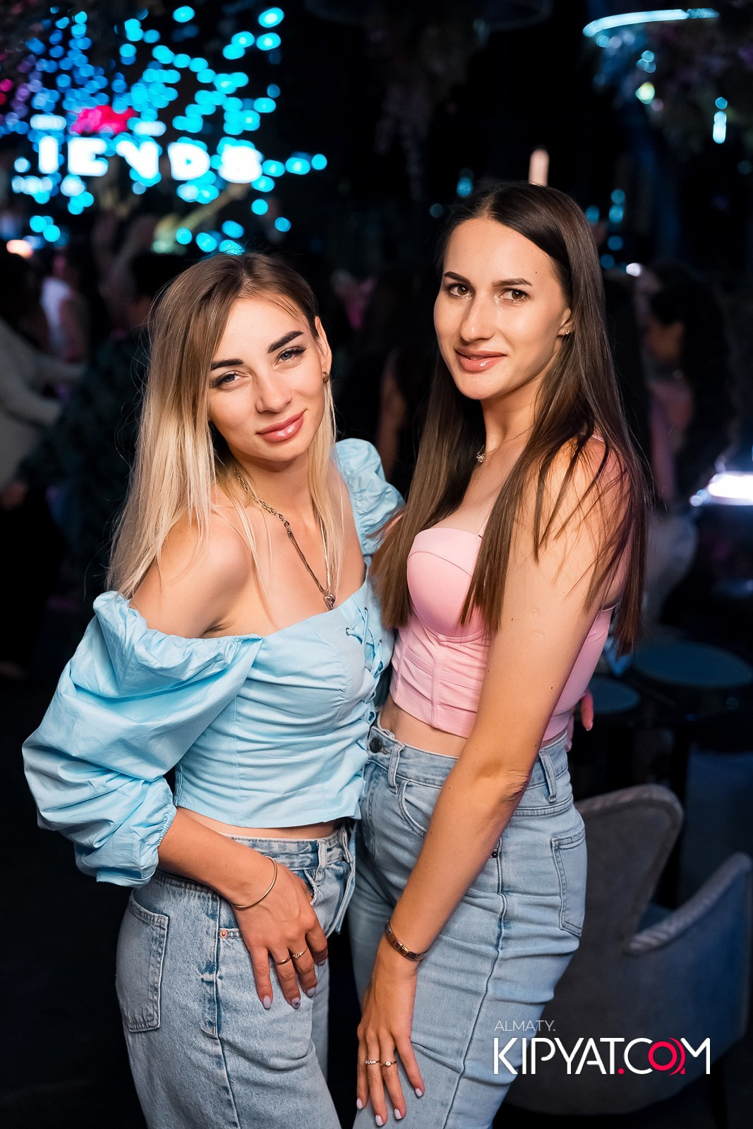 FRIENDS BAR & TERRACE. КИПЯТКОМ АЛМАТЫ!