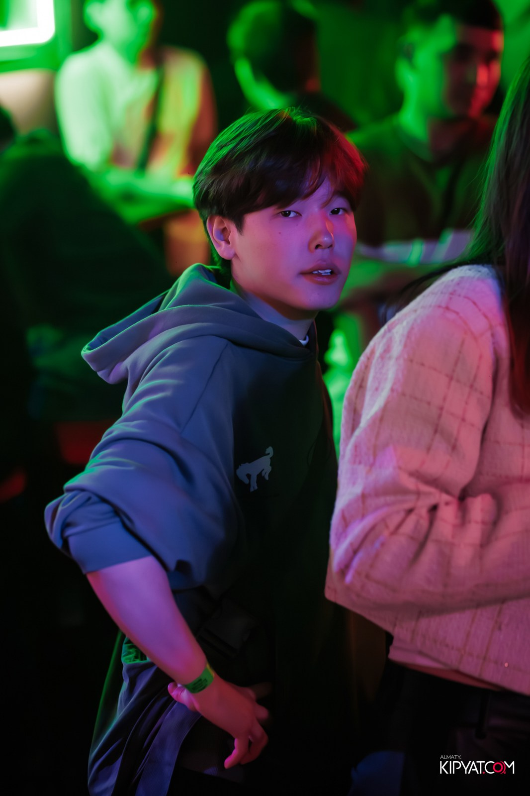 UYAT EMES BAR. КИПЯТКОМ АЛМАТЫ!