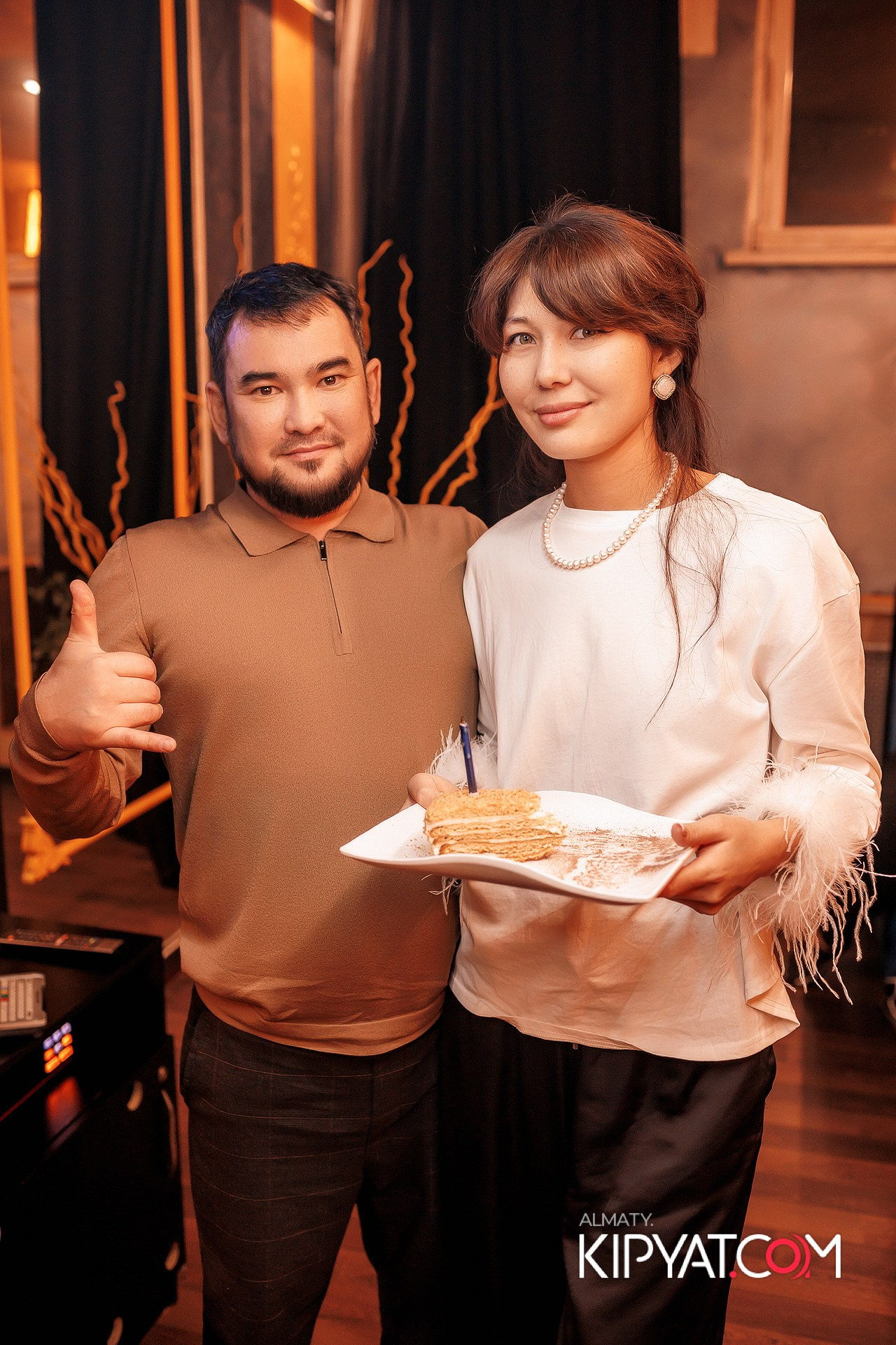 Ухо и Медведь на Курмангазы. КИПЯТКОМ АЛМАТЫ!