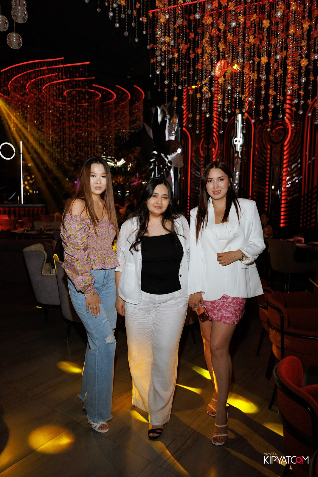 FRIENDS BAR & TERRACE. КИПЯТКОМ АЛМАТЫ! Фотосъемка мероприятий в Алматы