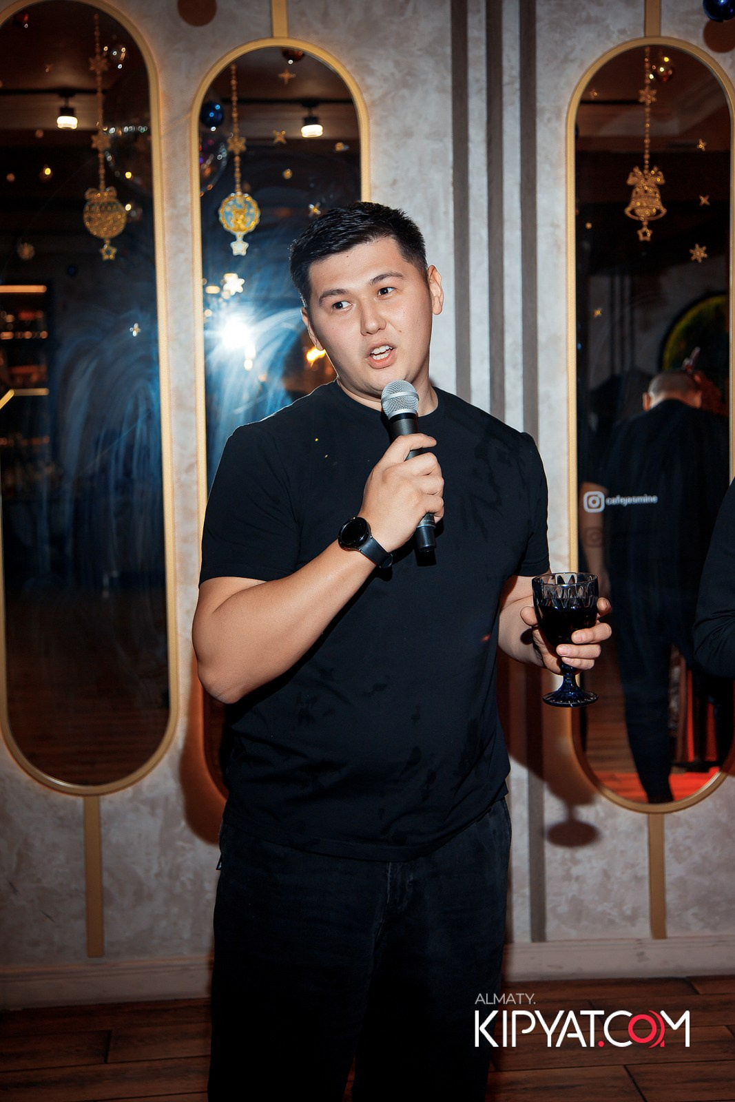 КАФЕ ЖАСМИН НА МОМЫШУЛЫ. КИПЯТКОМ АЛМАТЫ!