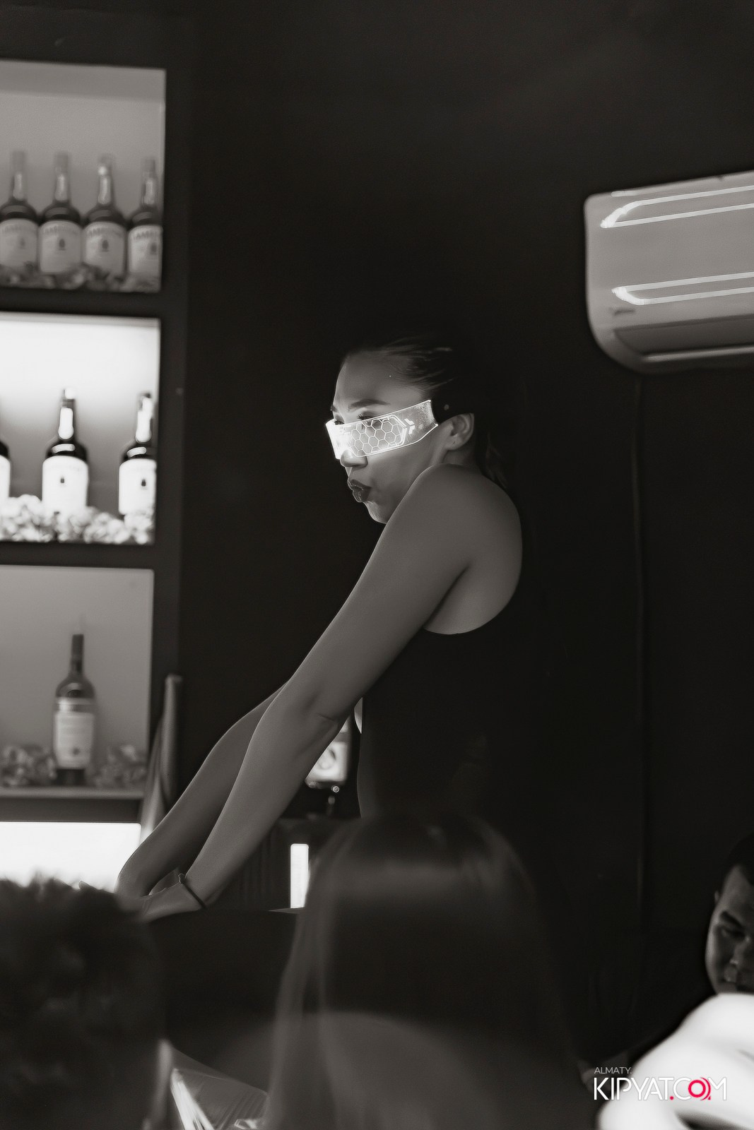 UYAT EMES BAR. КИПЯТКОМ АЛМАТЫ!