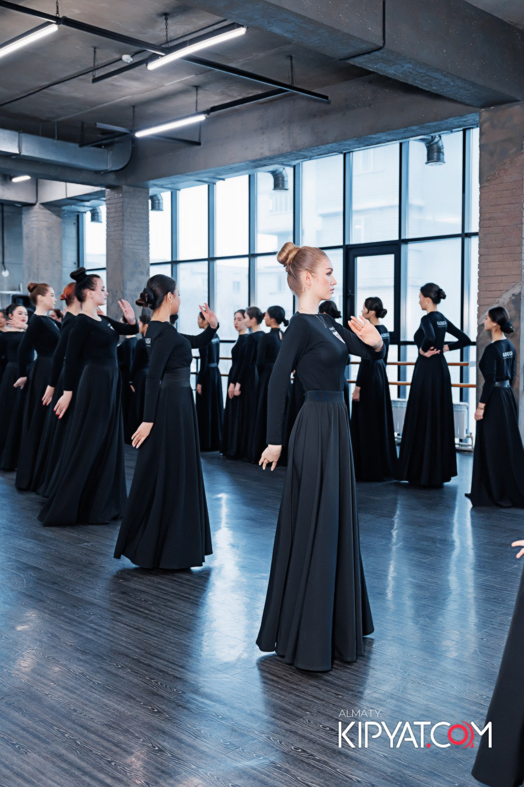 BLOCKBUSTER ТАНЦЕВАЛЬНАЯ АКАДЕМИЯ. КИПЯТКОМ АЛМАТЫ!