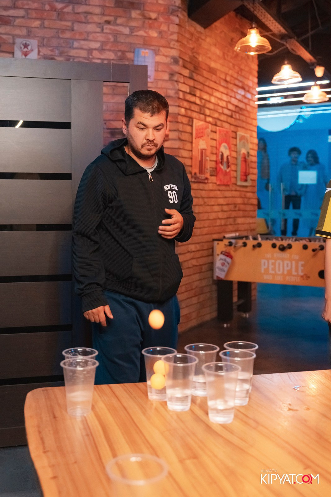 HARVEY'S PUB. КИПЯТКОМ АЛМАТЫ!