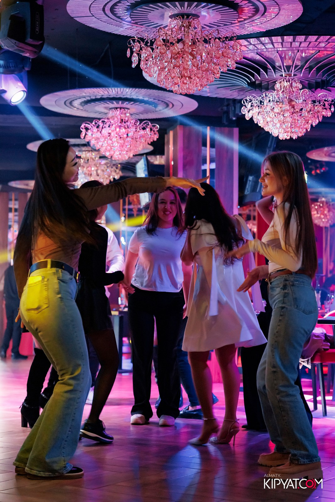 ЗАЯ, НА БИС. КИПЯТКОМ АЛМАТЫ!