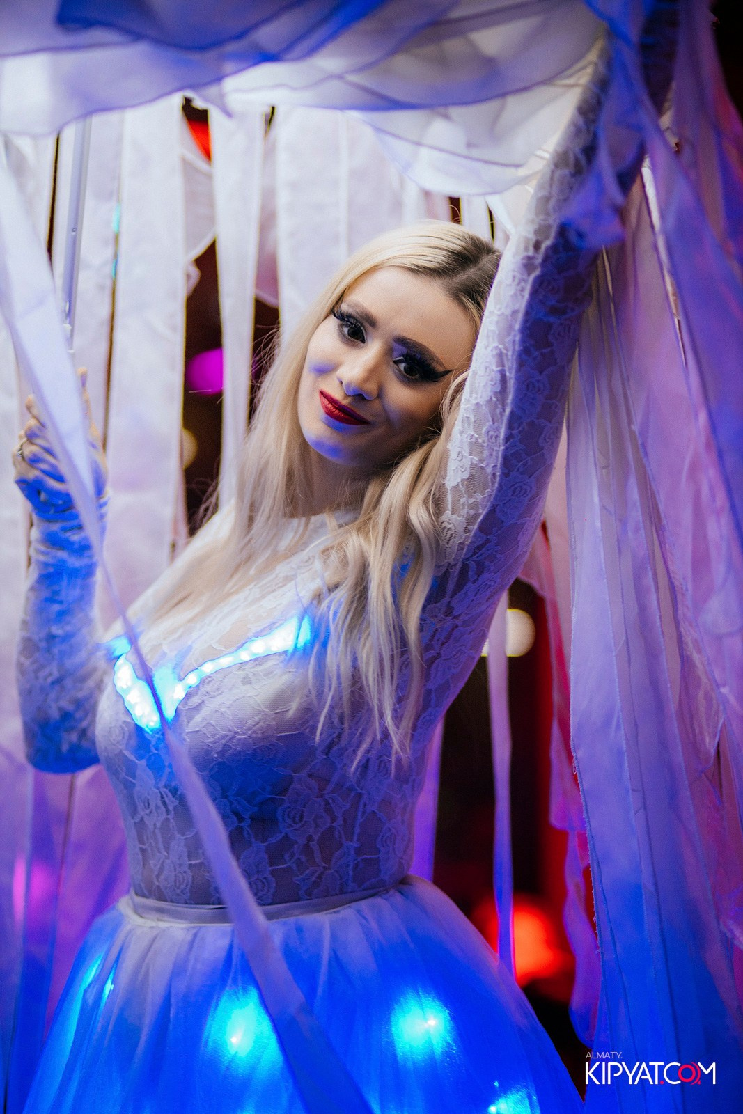 FRIENDS BAR & TERRACE. КИПЯТКОМ АЛМАТЫ!