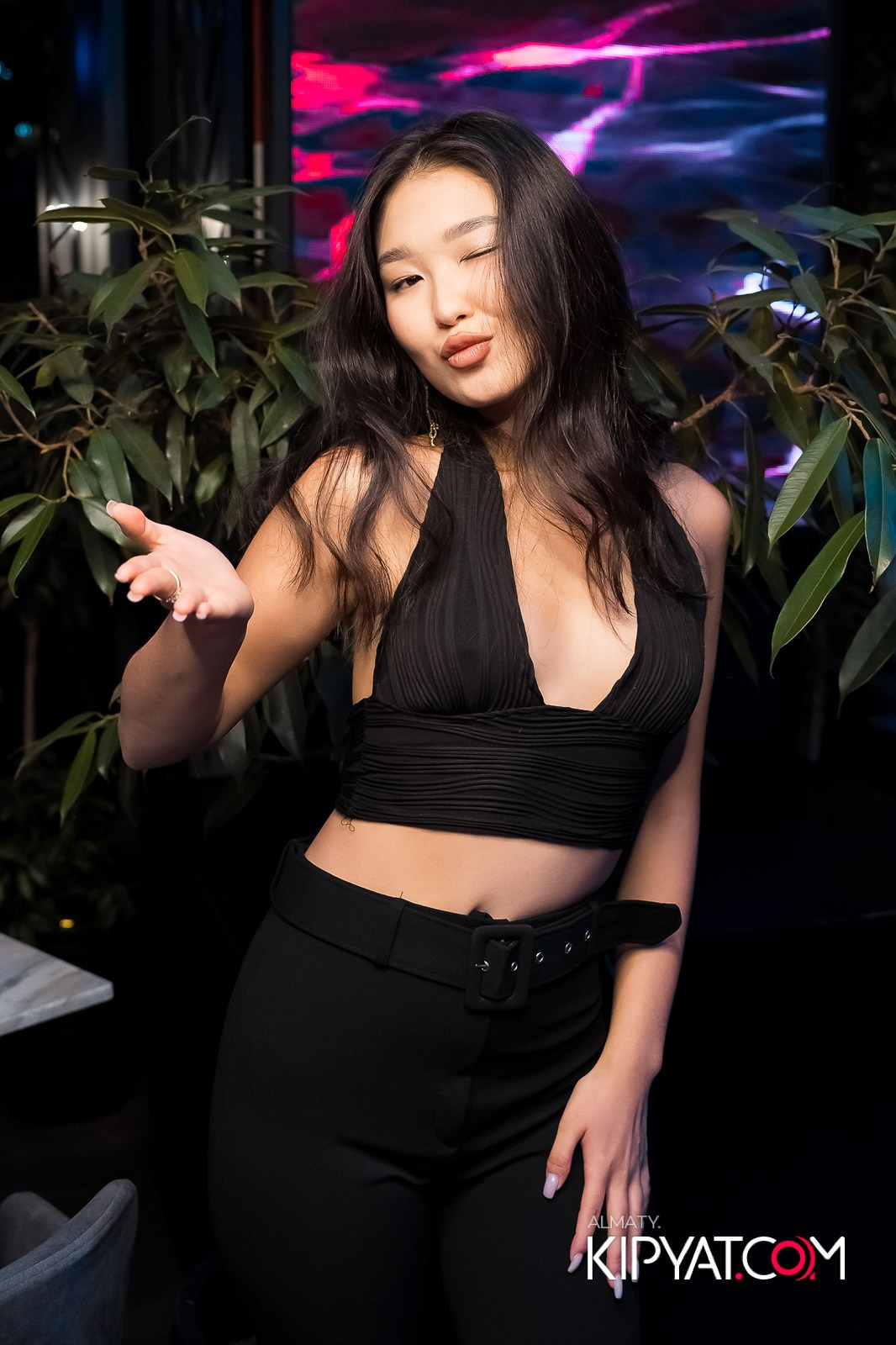 FRIENDS BAR & TERRACE. КИПЯТКОМ АЛМАТЫ!