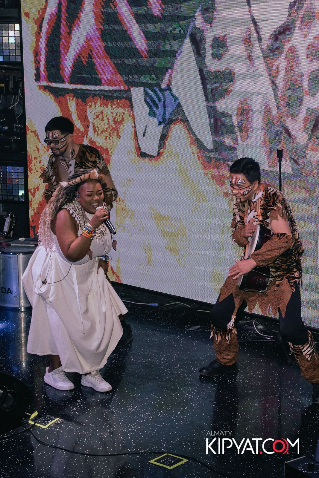 SANTA BARBARA — ВЫСТУПЛЕНИЕ LIZWI. КИПЯТКОМ АЛМАТЫ!