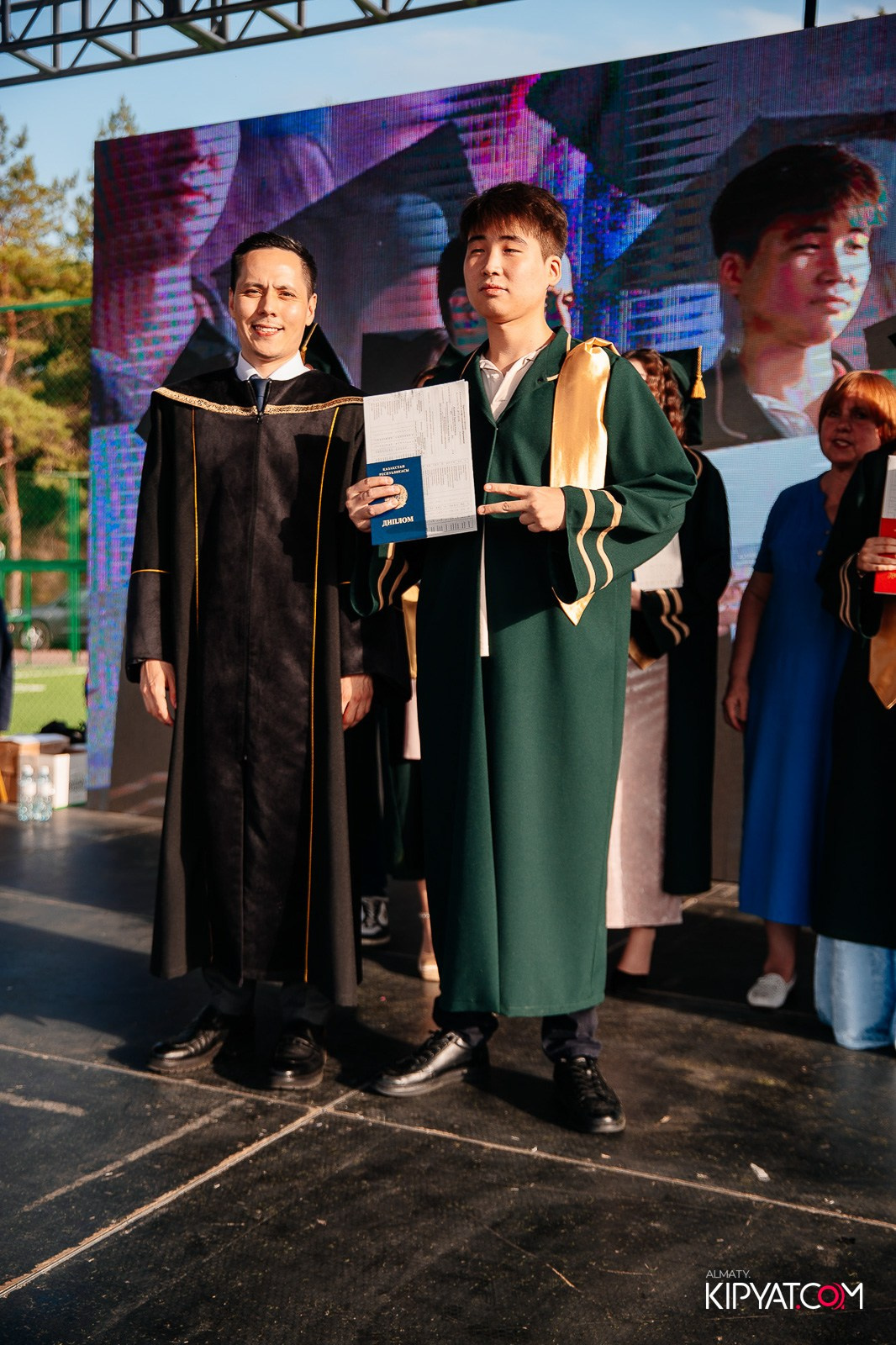 ВРУЧЕНИЕ ДИПЛОМОВ — НАРХОЗ КОЛЛЕДЖ. Part 3. КИПЯТКОМ АЛМАТЫ!