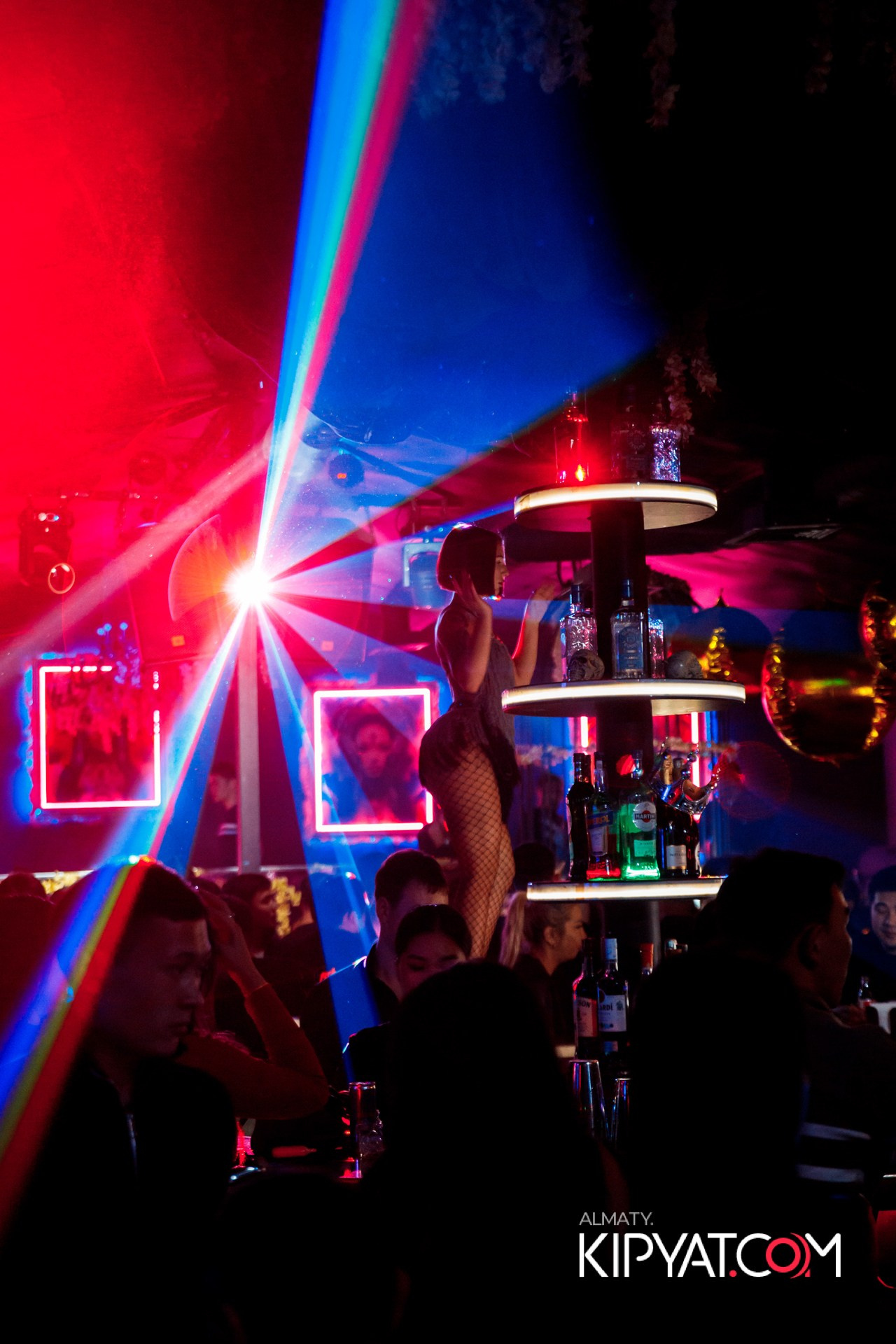 UYAT EMES BAR. КИПЯТКОМ АЛМАТЫ!