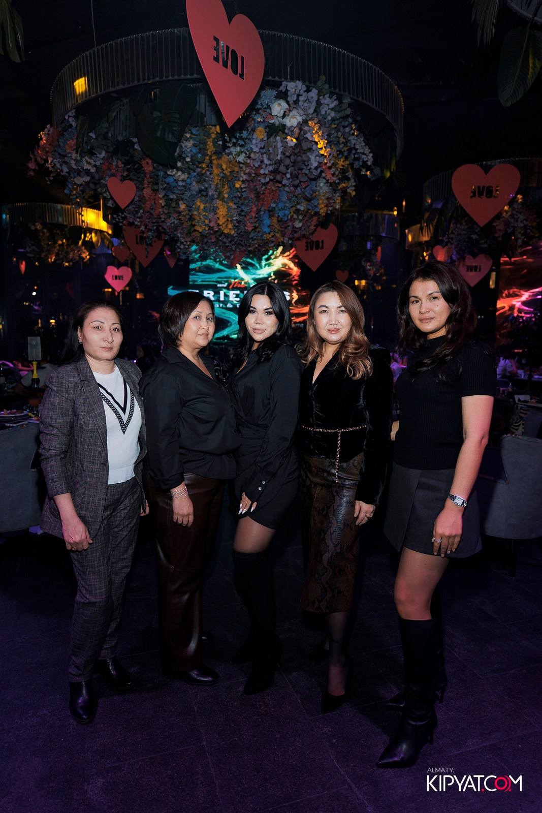 FRIENDS BAR & TERRACE. КИПЯТКОМ АЛМАТЫ! Фотосъемка мероприятий в Алматы