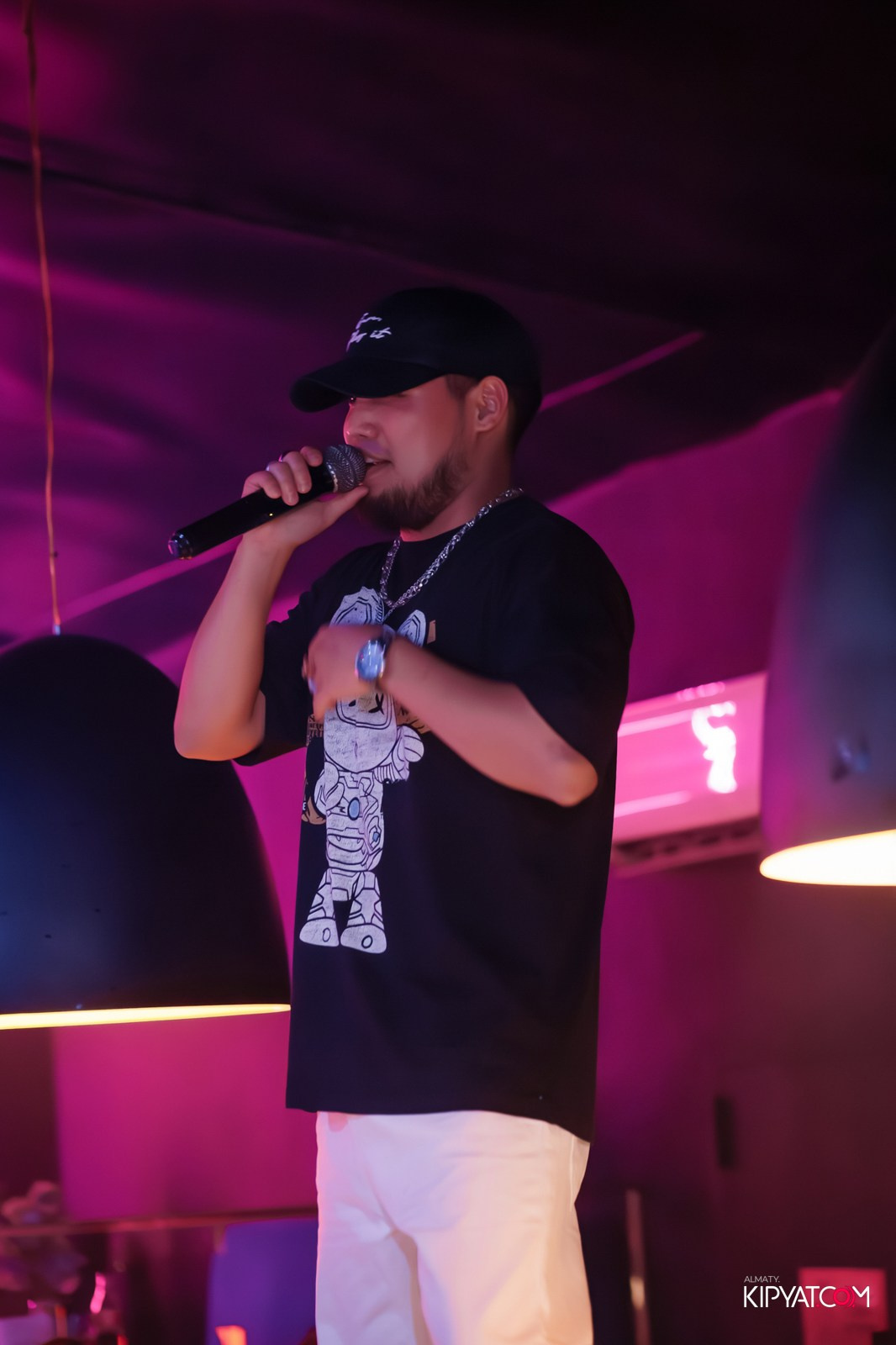 UYAT EMES BAR. КИПЯТКОМ АЛМАТЫ!