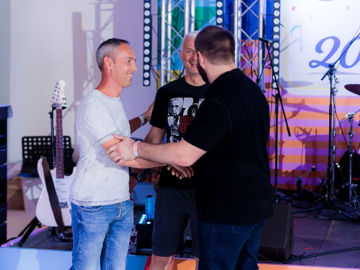 Фотосъемка корпоратива Major на берегу строгинской поймы. Репортажный фотограф Борис Геер