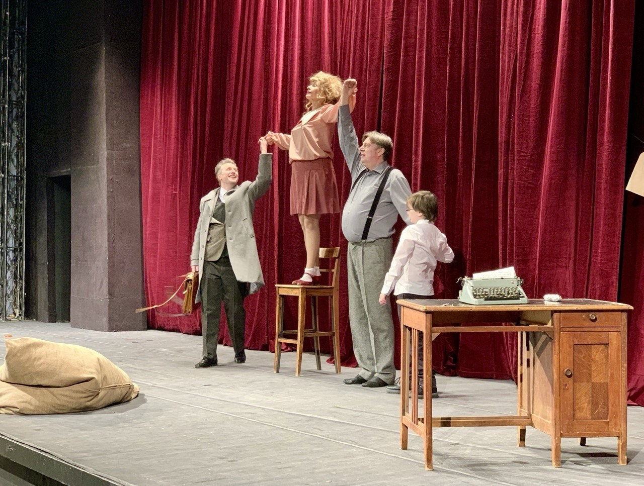 Театр и мандарины. АНО «Центра социальных проектов «Путь в большой мир»