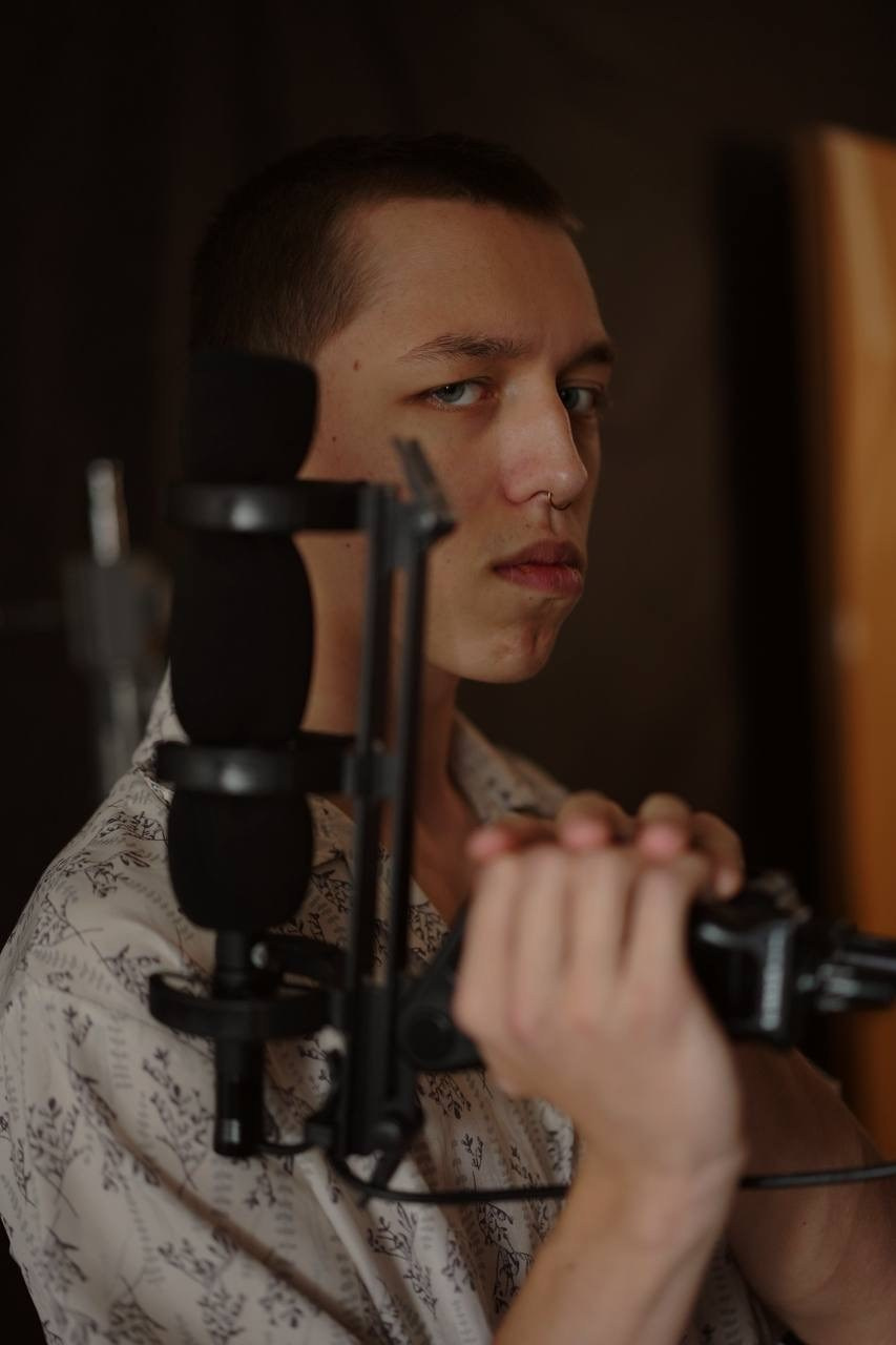 Полный метр «ЛИФТ В ПРОШЛОЕ». Фотограф, оператор и рилсмейкер в Москве — Ася Палагута