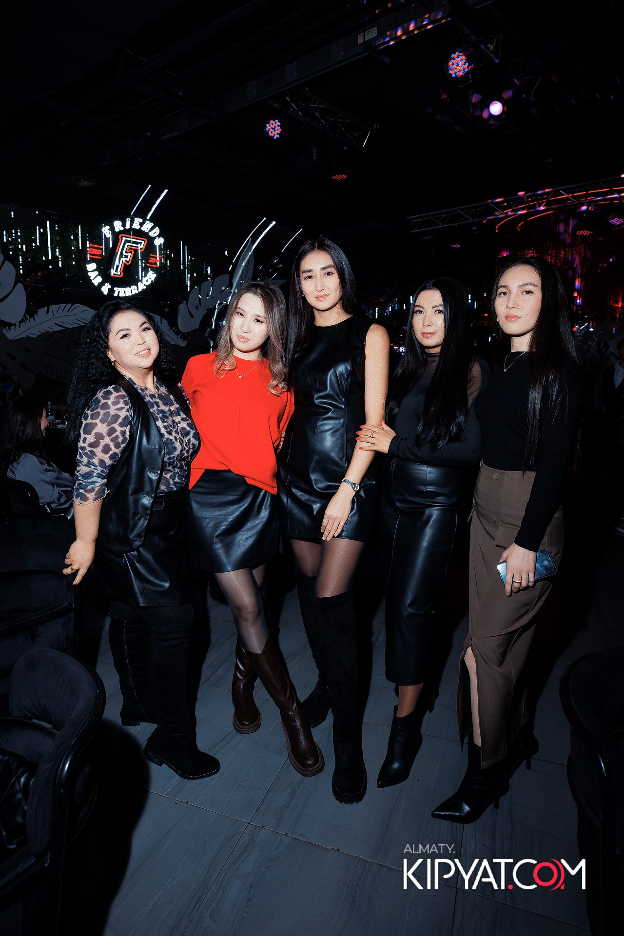 FRIENDS BAR & TERRACE. КИПЯТКОМ АЛМАТЫ! Фотосъемка мероприятий в Алматы
