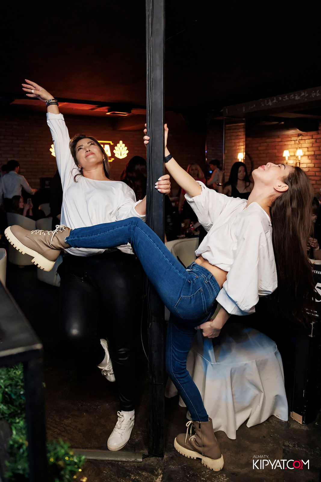 МУЗЫКАЛЬНОЕ ЛОТО В HIT RETRO. КИПЯТКОМ АЛМАТЫ! Фотосъемка мероприятий в Алматы