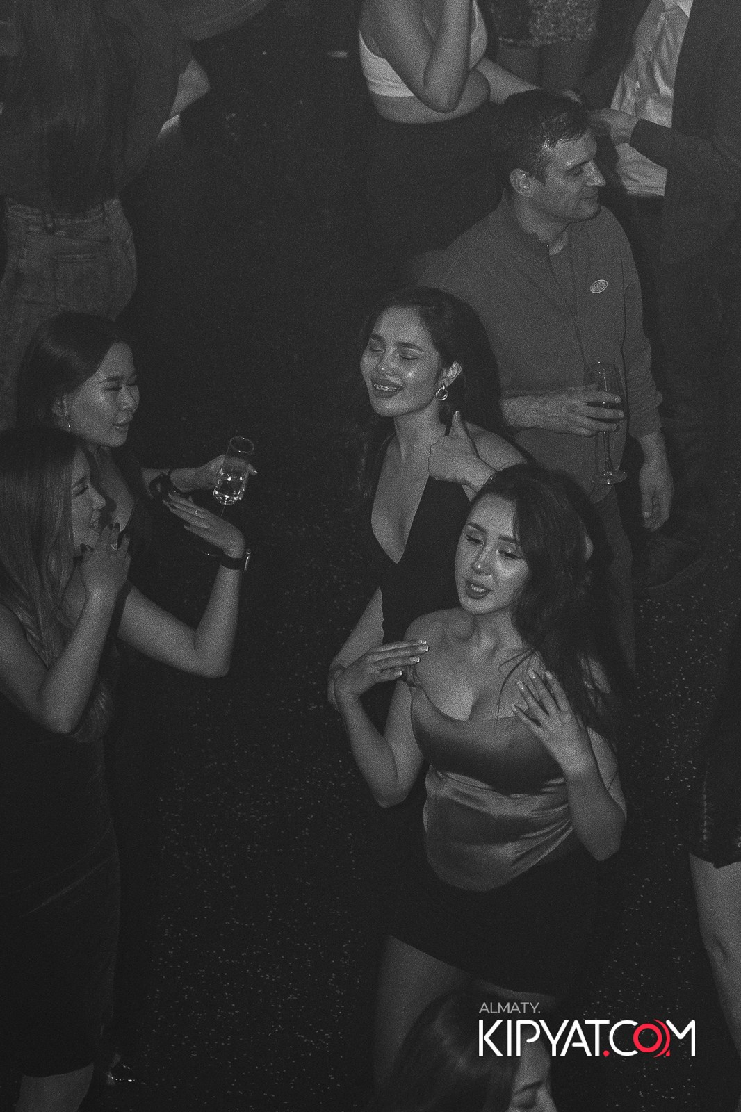 SANTA BARBARA — ВЫСТУПЛЕНИЕ LIZWI. КИПЯТКОМ АЛМАТЫ!