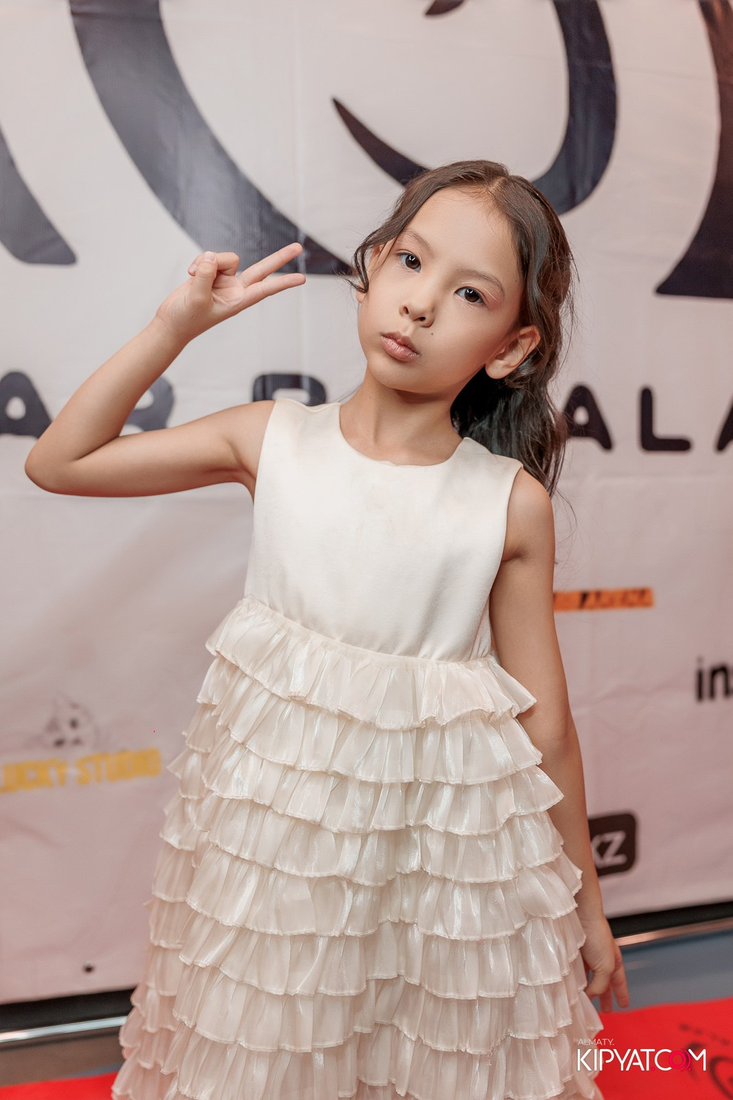 ПРЕЗЕНТАЦИЯ 10 ГРУППЫ КИНОПРОЕКТА STARBALALAR. КИПЯТКОМ АЛМАТЫ!