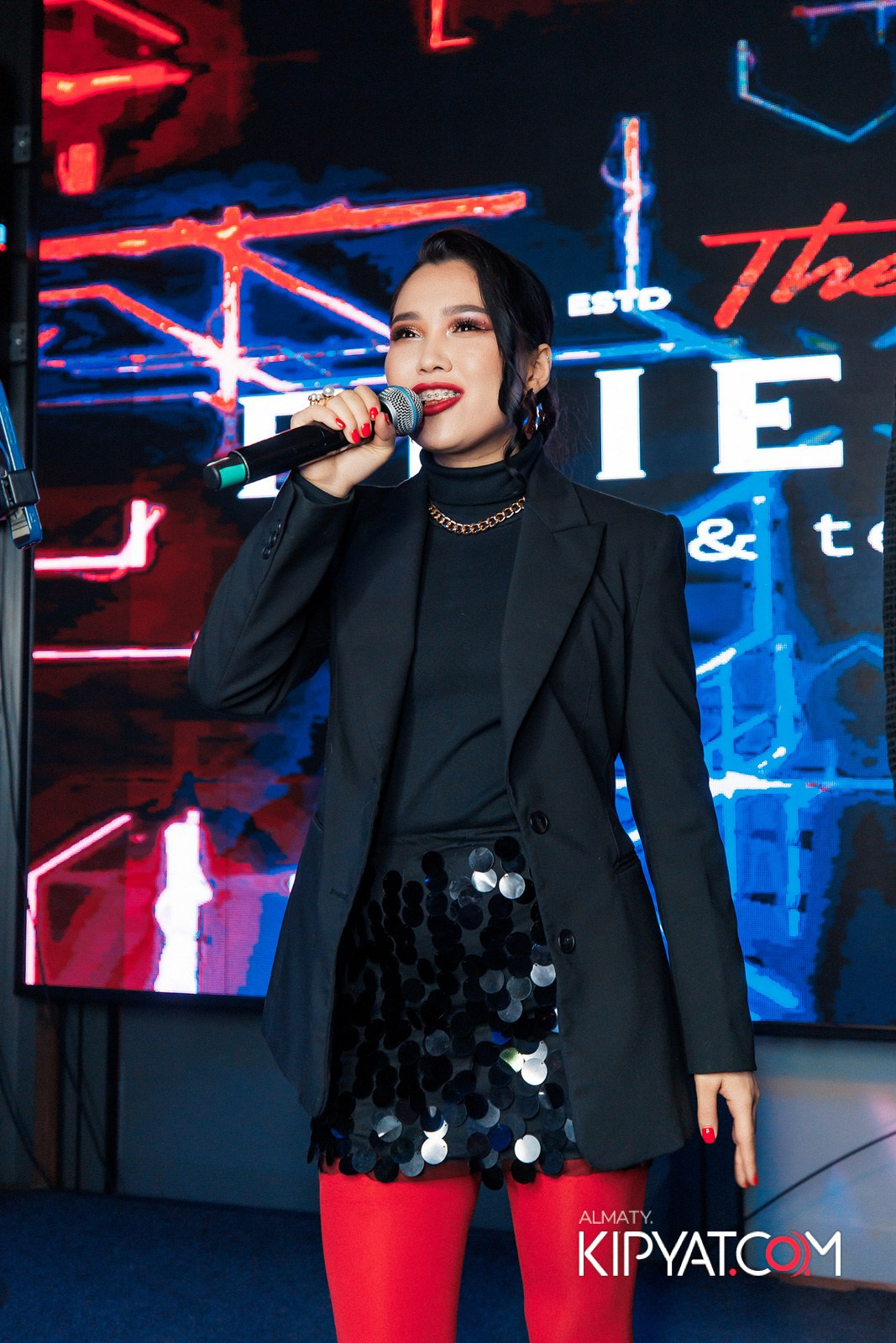 FRIENDS BAR & TERRACE. КИПЯТКОМ АЛМАТЫ!