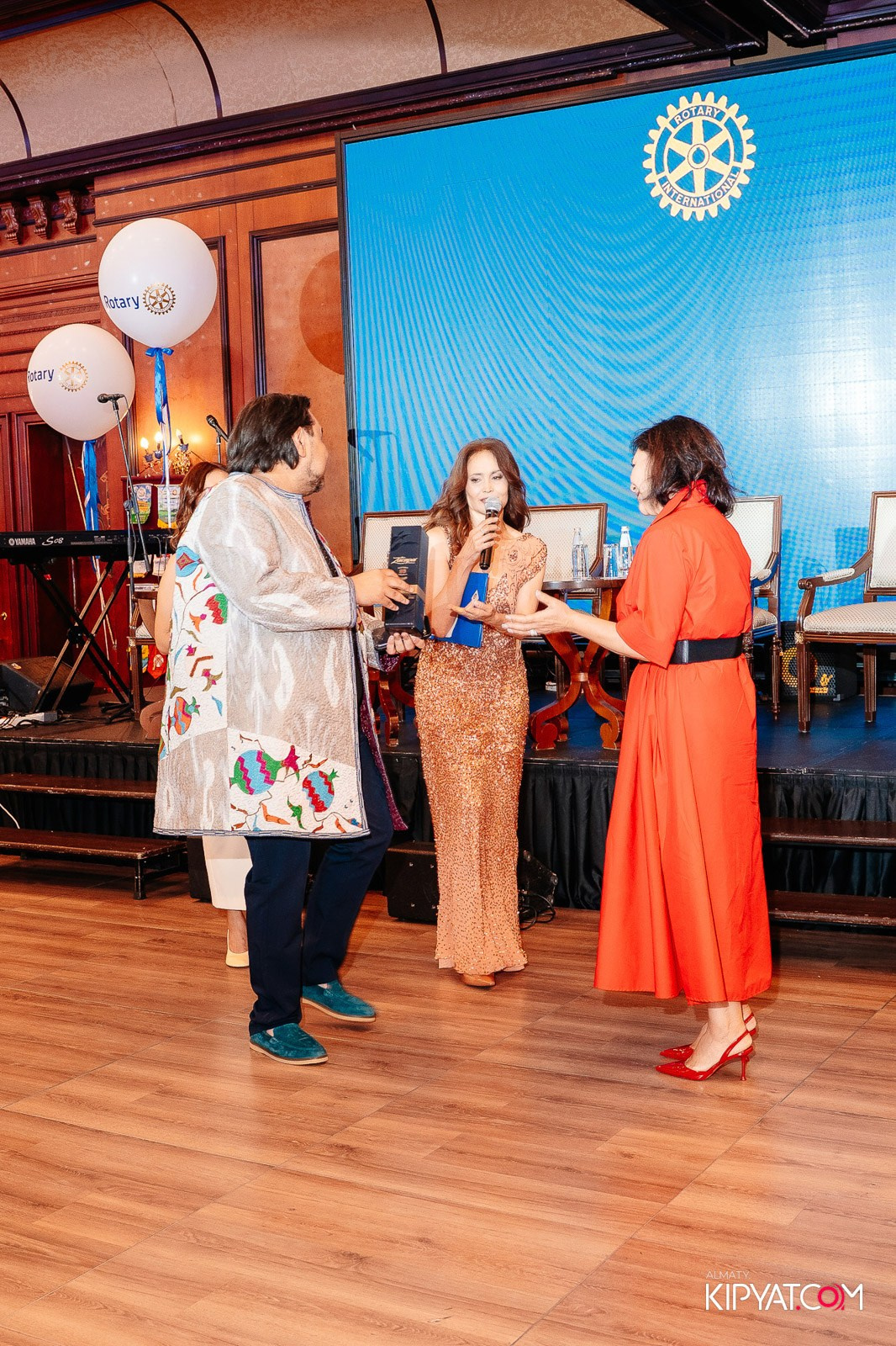 БЛАГОТВОРИТЕЛЬНЫЙ УЖИН В ЧЕСТЬ 30-ЛЕТИЯ ROTARY CLUB OF ALMATY. КИПЯТКОМ АЛМАТЫ!