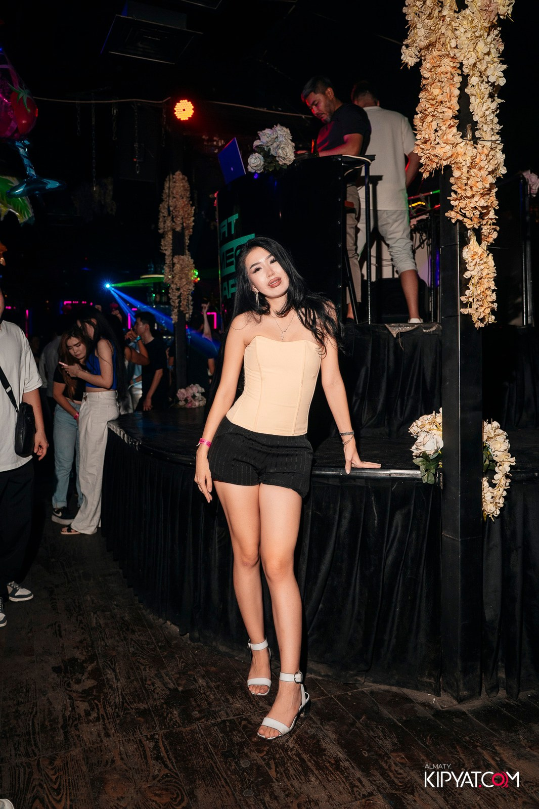 UYAT EMES BAR. КИПЯТКОМ АЛМАТЫ!