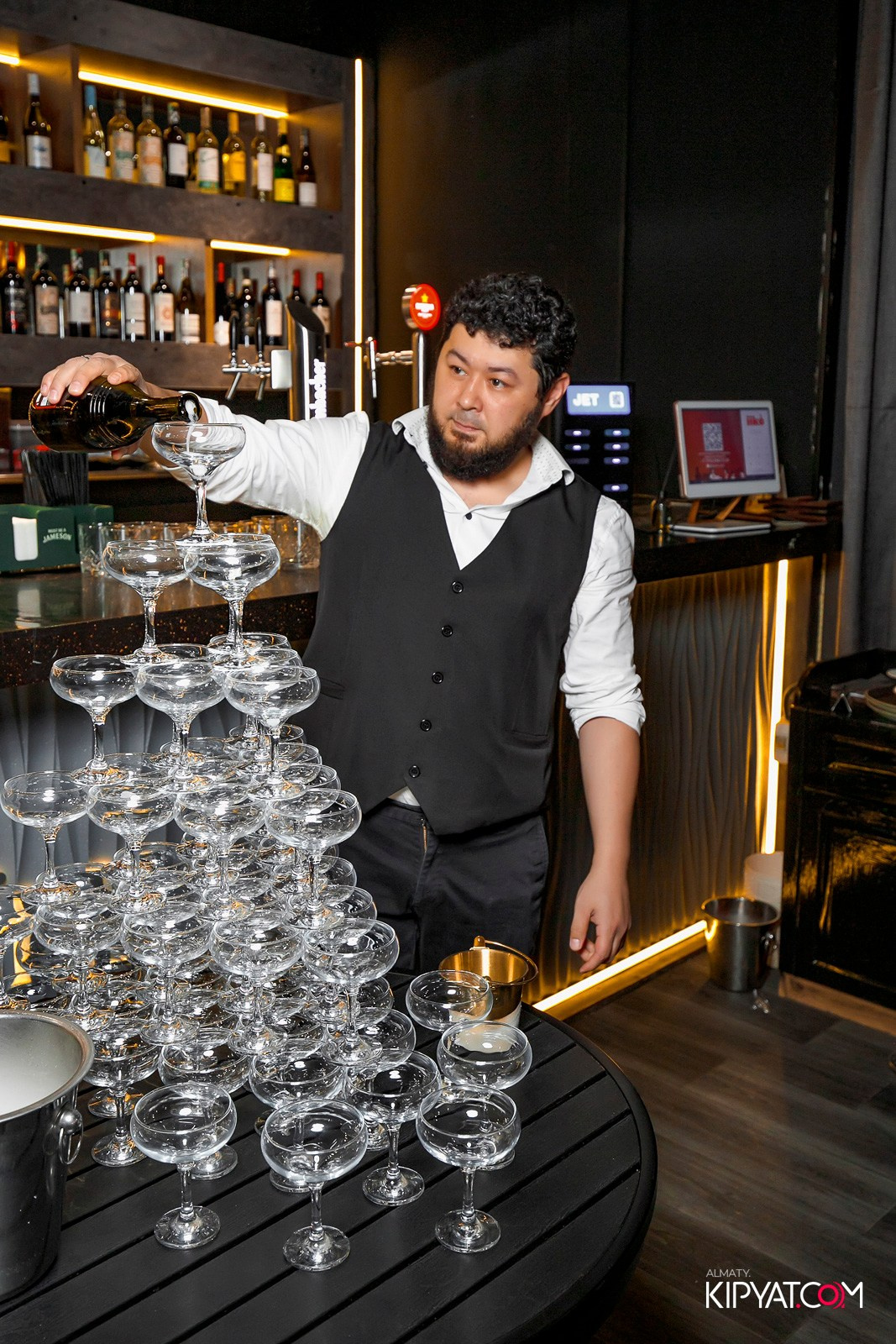 ОФИЦИАЛЬНОЕ ОТКРЫТИЕ KARAOKE LOUNGE BAR MONAVIE. КИПЯТКОМ АЛМАТЫ! Фотосъемка мероприятий в Алматы
