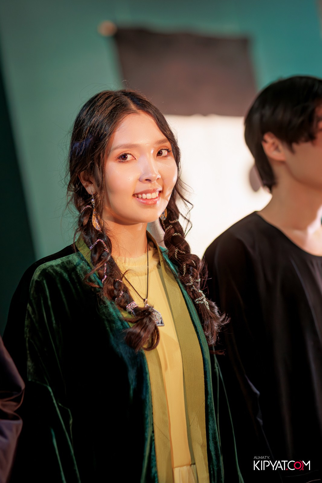 FASHION ПОКАЗ, КАЗАХСКОЙ НАЦИОНАЛЬНОЙ ОДЕЖДЫ. КИПЯТКОМ АЛМАТЫ!