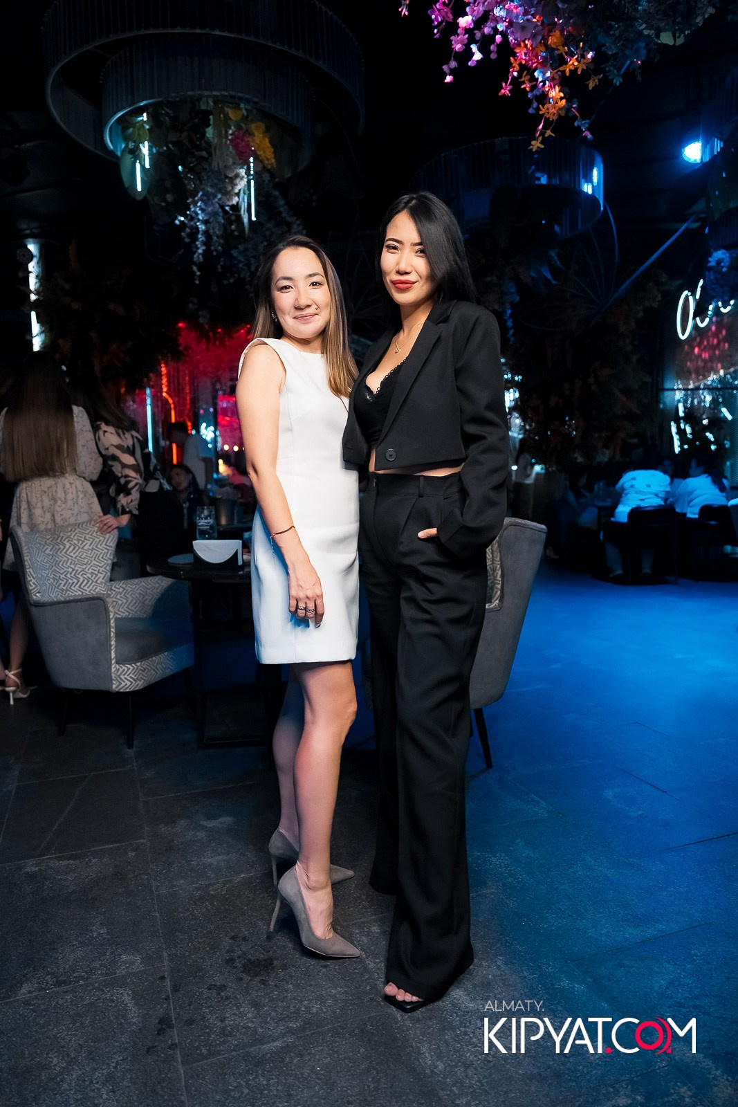 FRIENDS BAR & TERRACE. КИПЯТКОМ АЛМАТЫ!