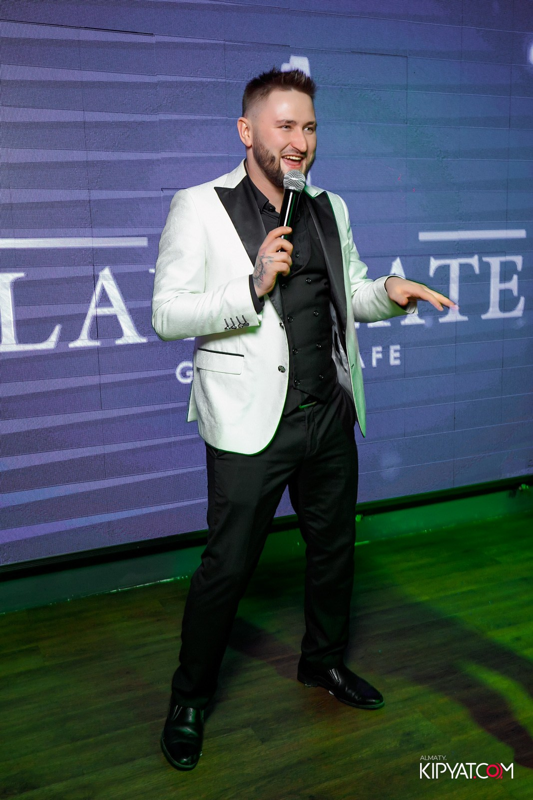 LAUREATE GRAND CAFE. КИПЯТКОМ АЛМАТЫ!