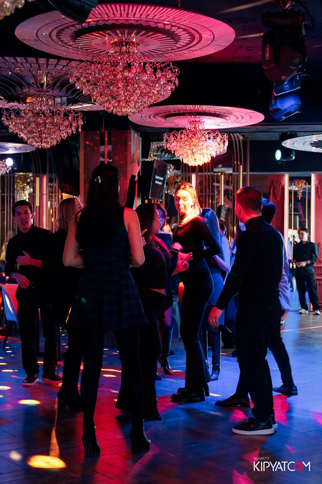 ЗАЯ, НА БИС. КИПЯТКОМ АЛМАТЫ! Фотосъемка мероприятий в Алматы