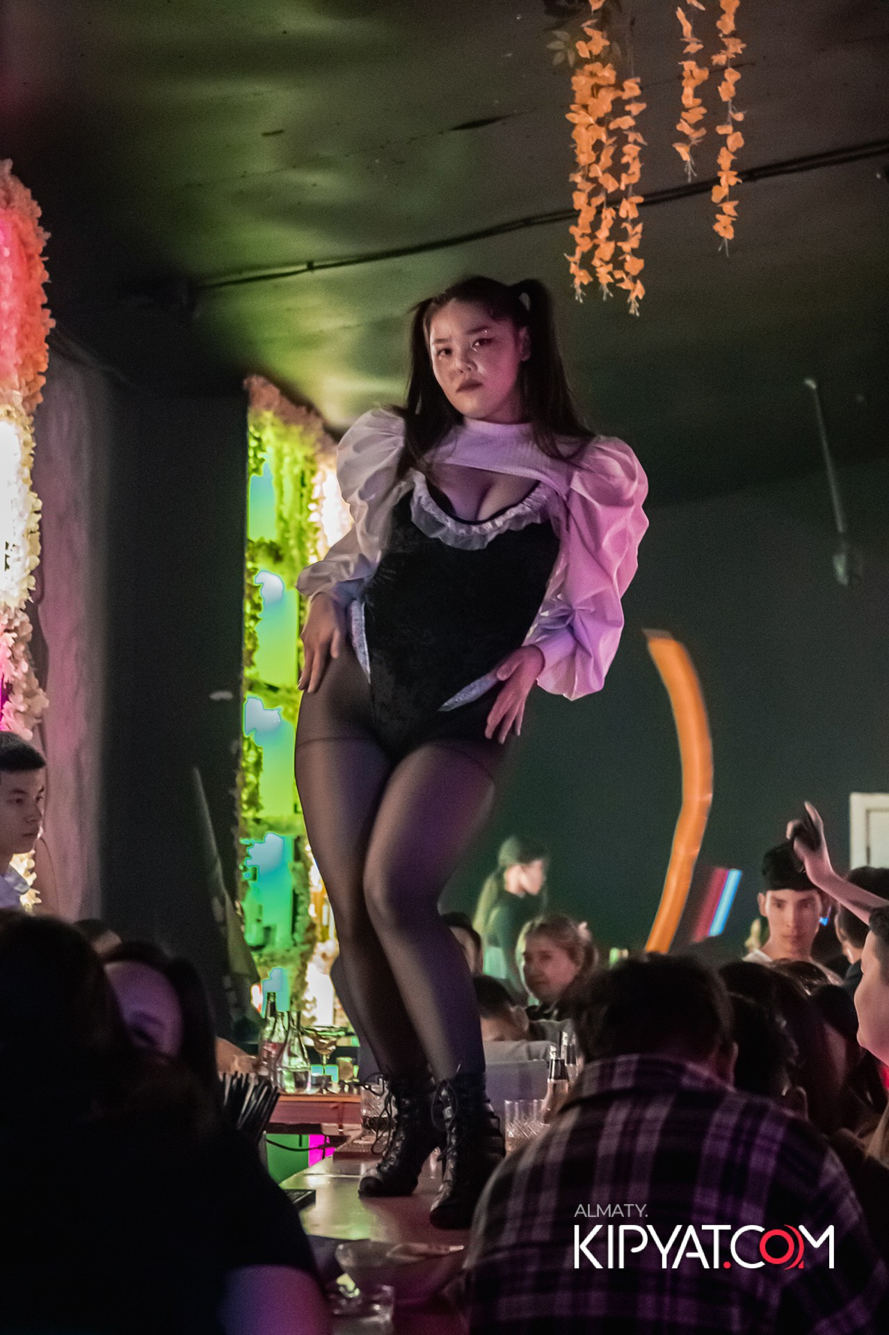 UYAT EMES BAR. КИПЯТКОМ АЛМАТЫ!