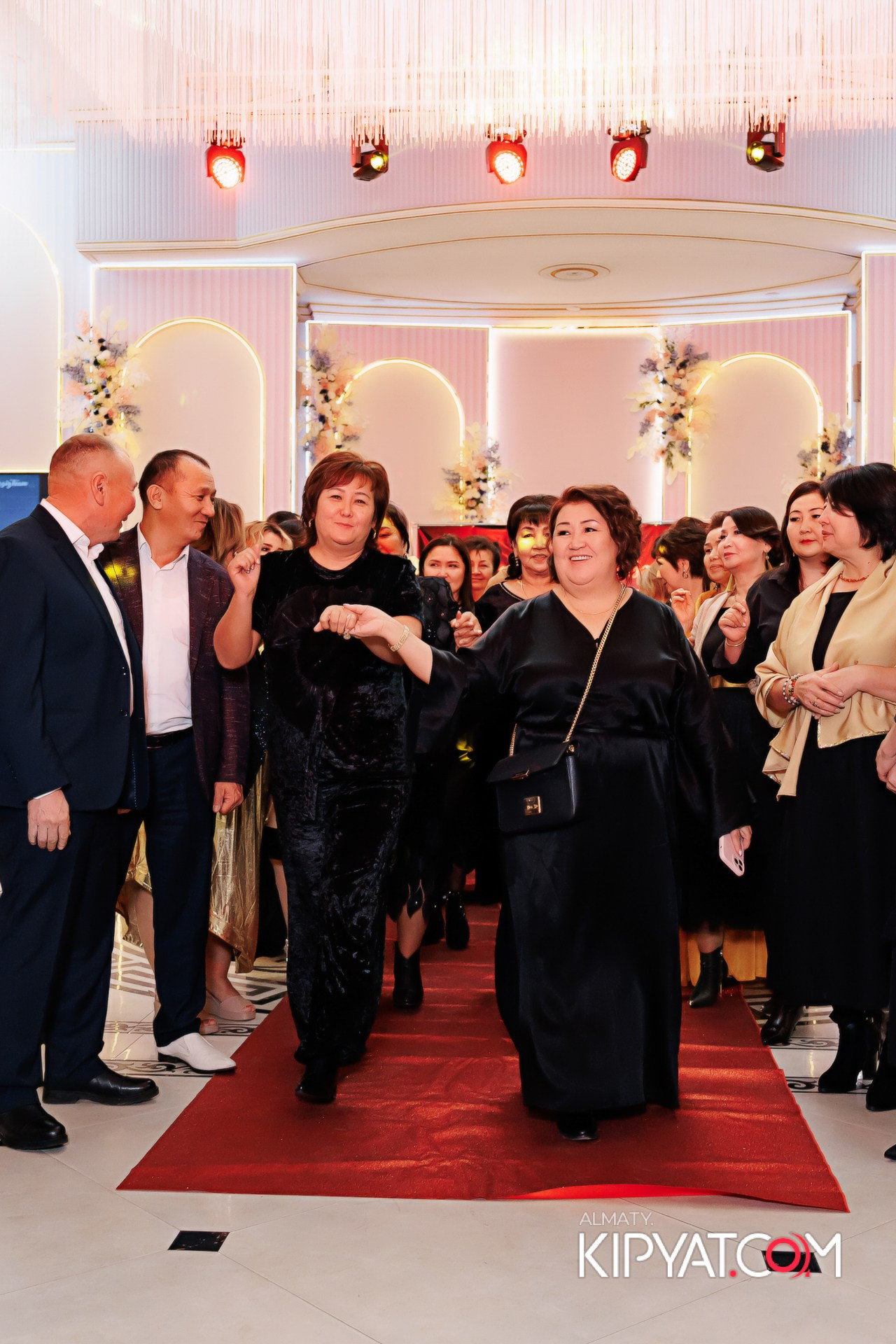 КОМАНДНАЯ ВСТРЕЧА ИЗОБИЛЬНЫЙ ВЕЧЕР. КИПЯТКОМ АЛМАТЫ!