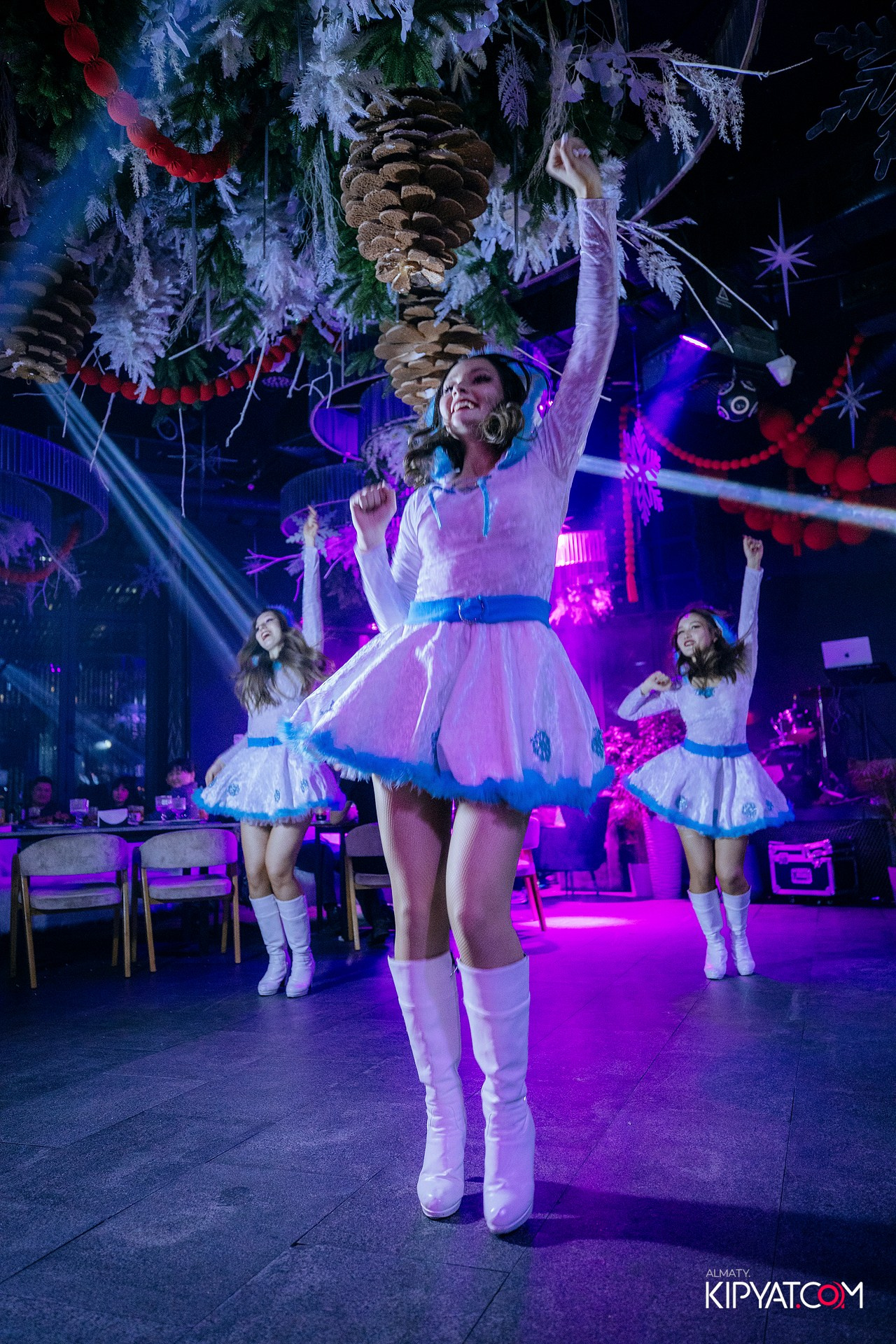 FRIENDS BAR & TERRACE. КИПЯТКОМ АЛМАТЫ! Фотосъемка мероприятий в Алматы