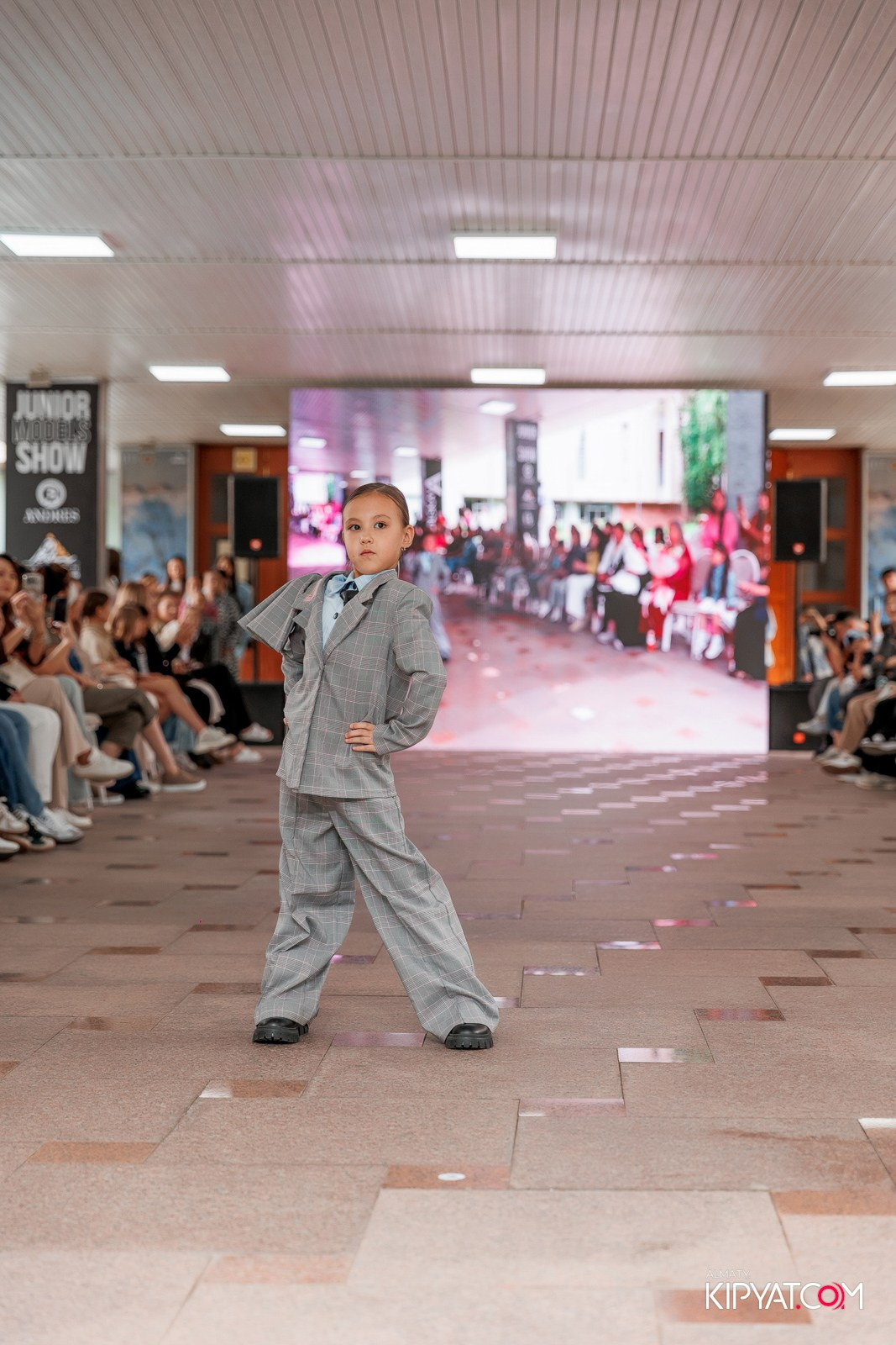 JUNIOR FASHION SHOW. КИПЯТКОМ АЛМАТЫ!