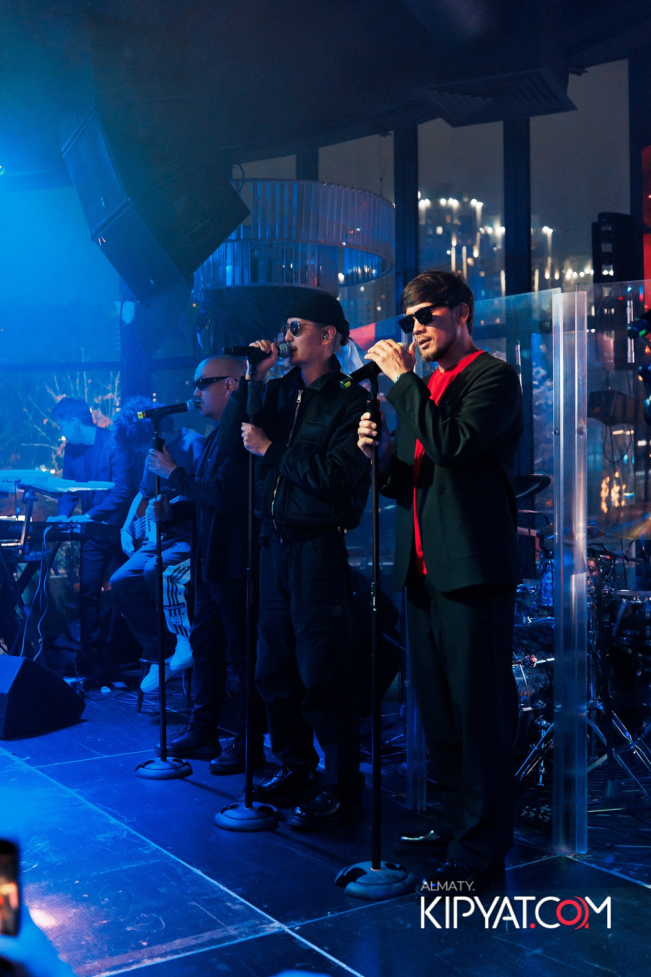 FRIENDS TERRACE & BAR. КИПЯТКОМ АЛМАТЫ!