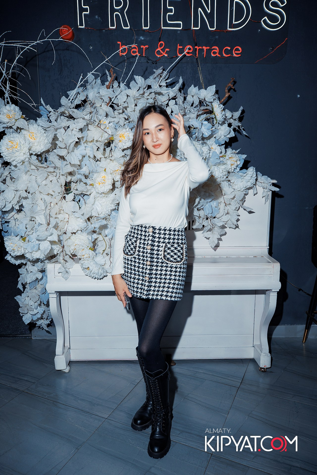 FRIENDS BAR & TERRACE. КИПЯТКОМ АЛМАТЫ! Фотосъемка мероприятий в Алматы