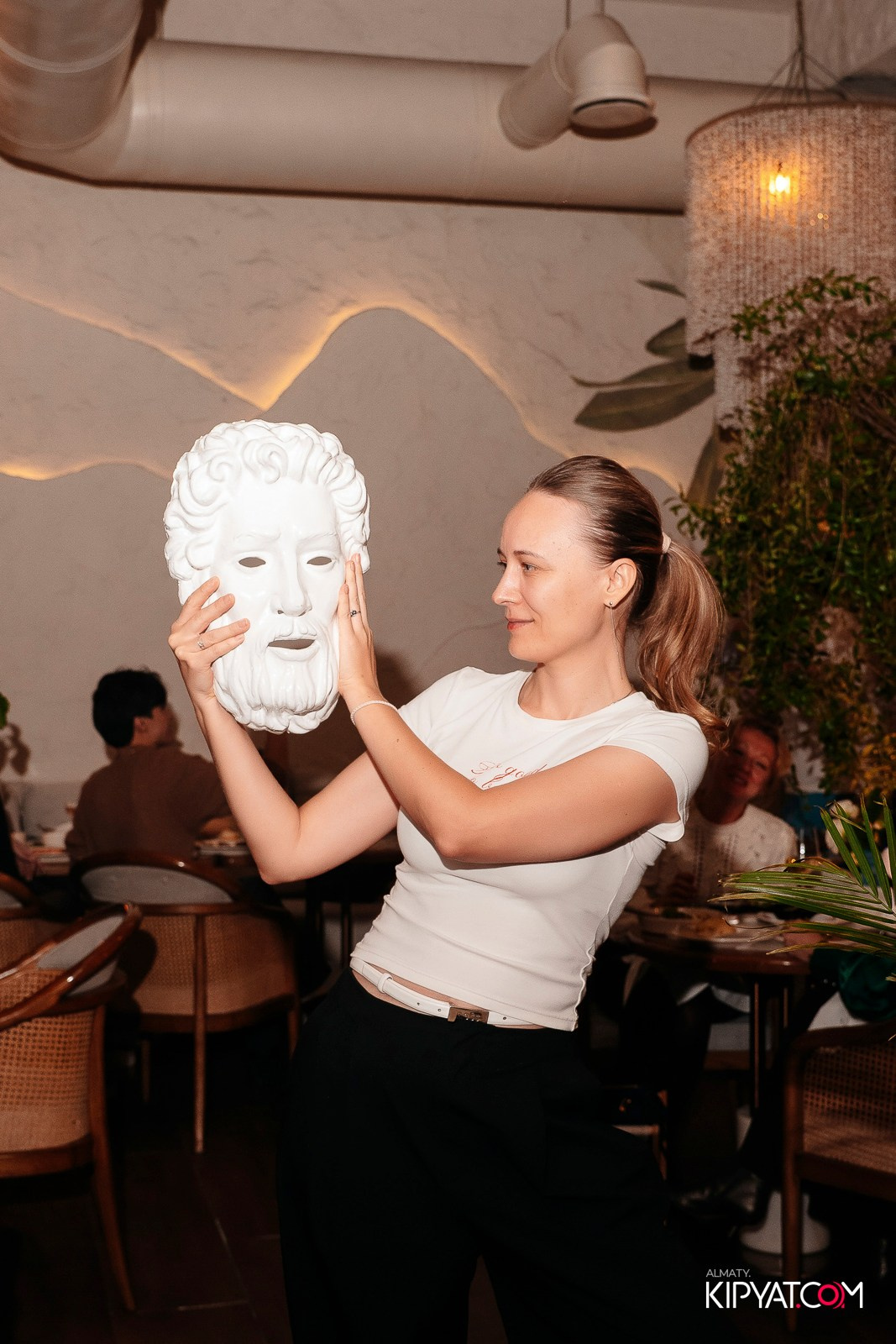 ДЕНЬ РОЖДЕНИЯ РЕСТОРАНА AIZA NEO BISTRO — НАМ 2 ГОДА. КИПЯТКОМ АЛМАТЫ! Фотосъемка мероприятий в Алматы